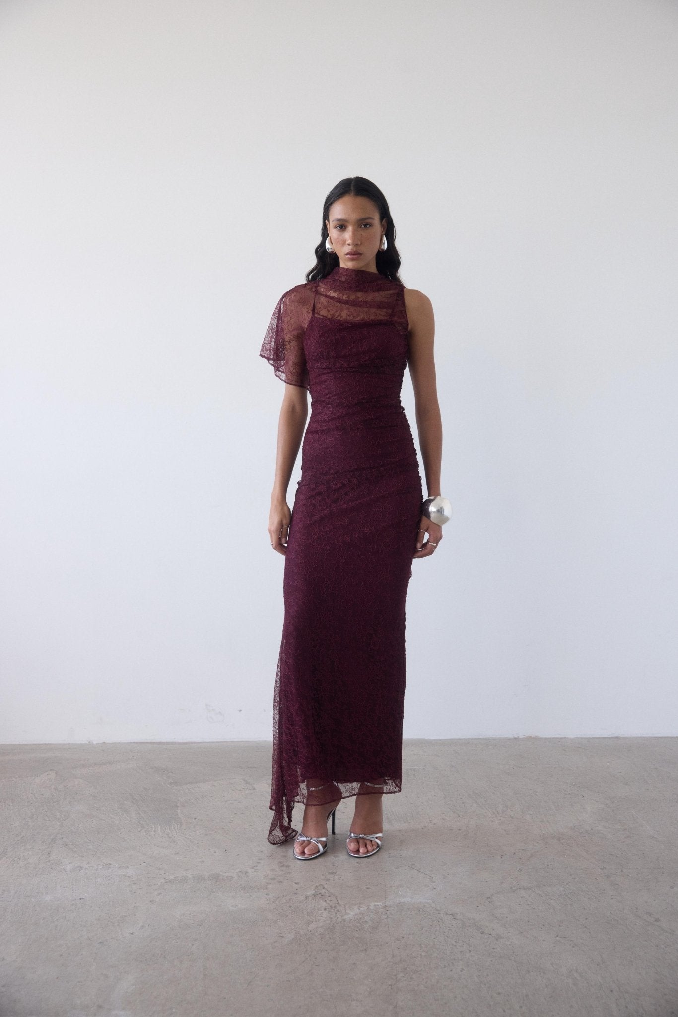 LUCHO MAXI DRESS IN EARTH LACE DE LA VALI OFFICIAL LUCHO MAXI DRESS IN EARTH LACE DE LA VALI OFFICIAL