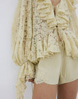 ELIA SHORTS IN ANTIQUE YELLOW CREPE DE CHINE - De La Vali