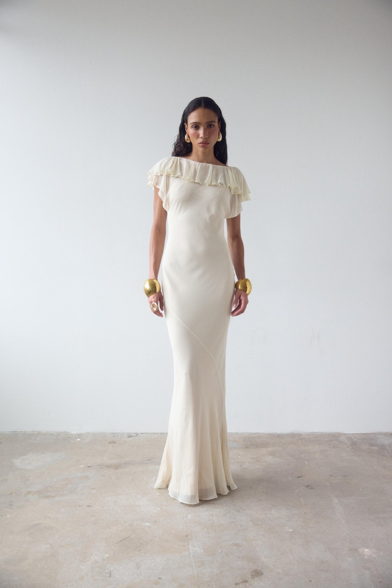 SUESTADO MAXI DRESS IN CREAM GEORGETTE – DE LA VALI OFFICIAL