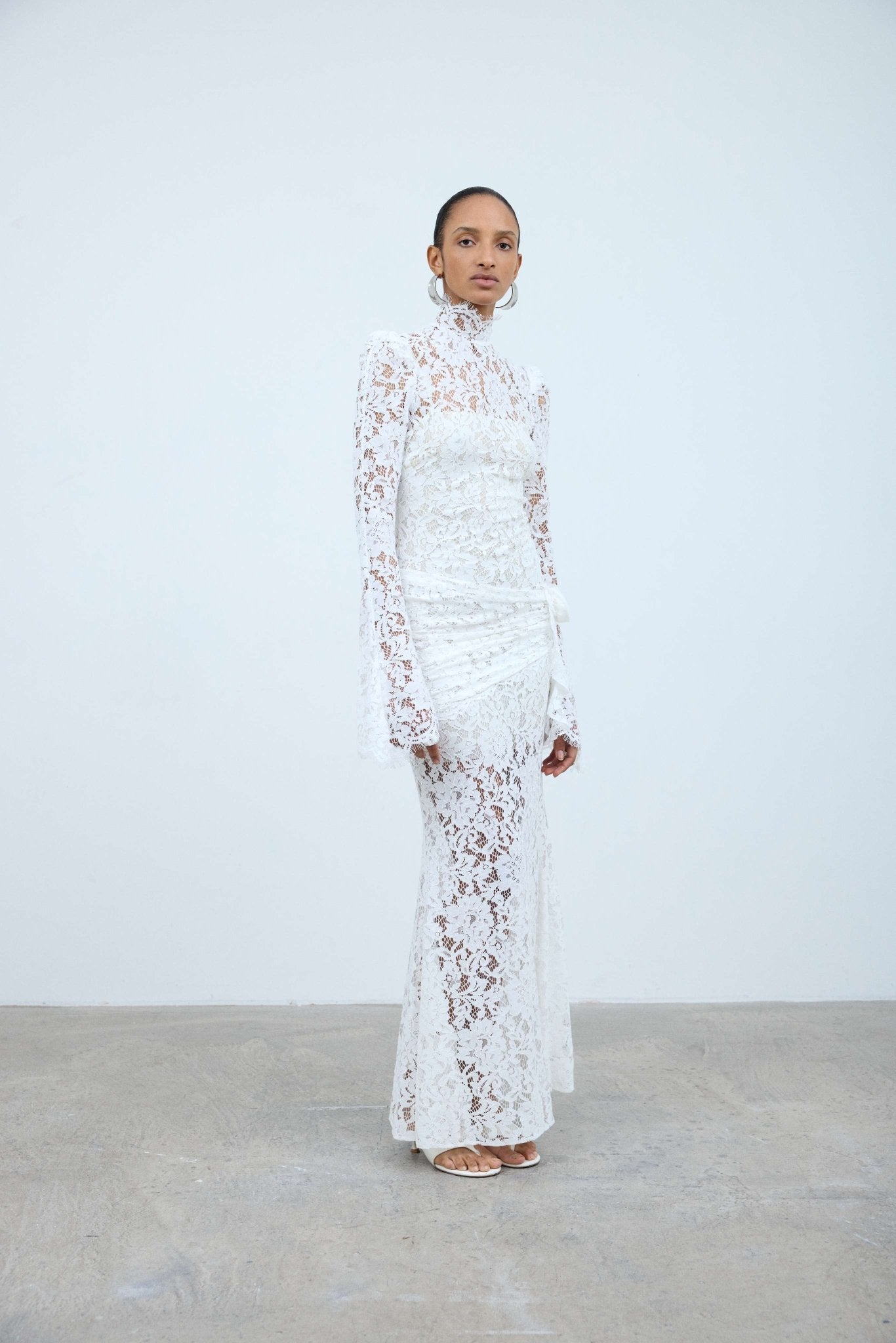 BODITA MAXI DRESS IN WHITE LACE DE LA VALI OFFICIAL BODITA MAXI DRESS IN WHITE LACE DE LA VALI OFFICIAL