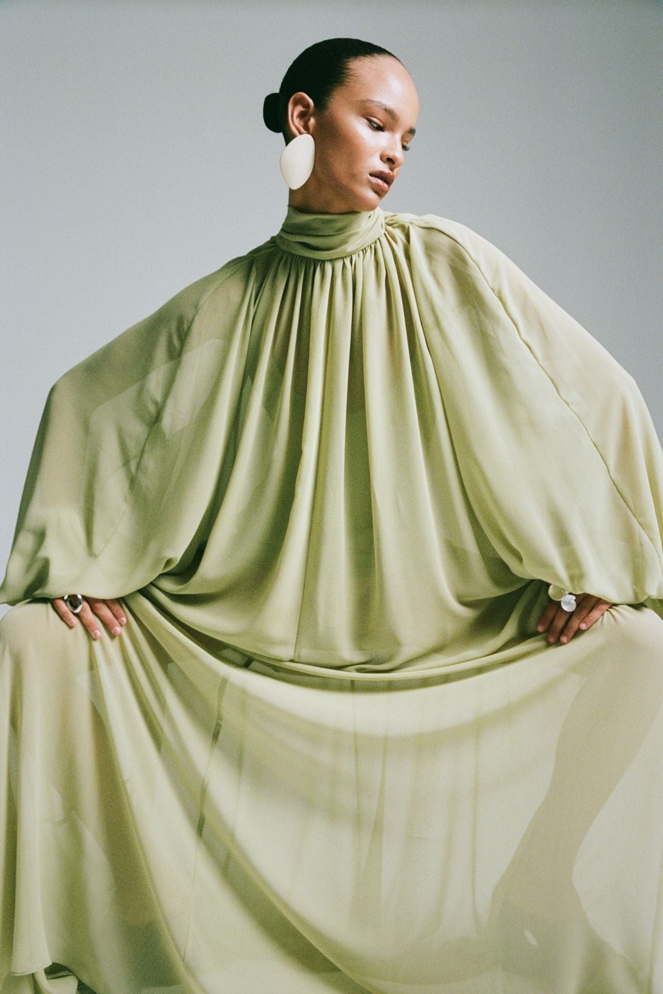 NYX MAXI DRESS IN GREEN CHIFFON - De La Vali