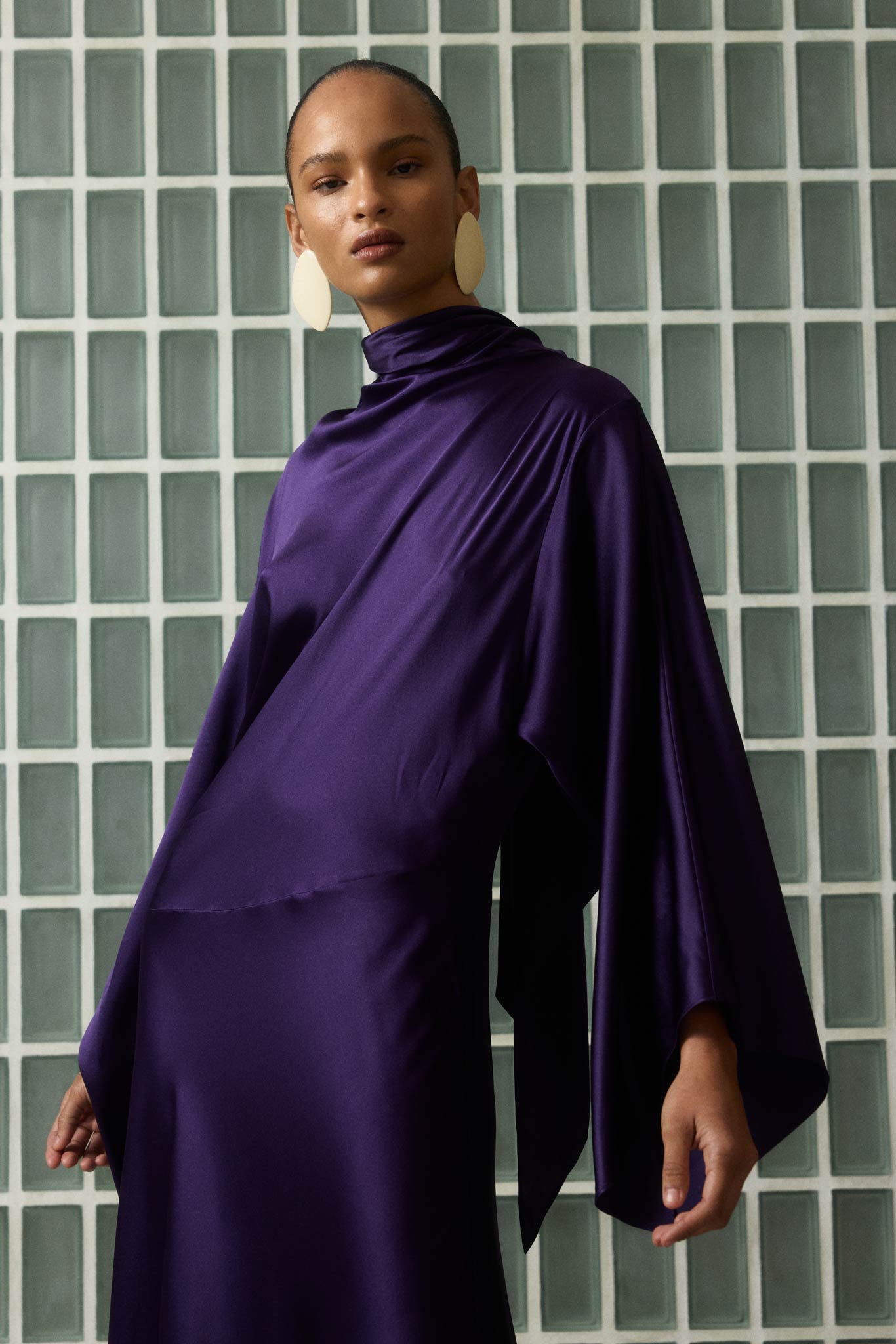 BAYAMO LONG DRESS IN PURPLE SILK SATIN - De La Vali