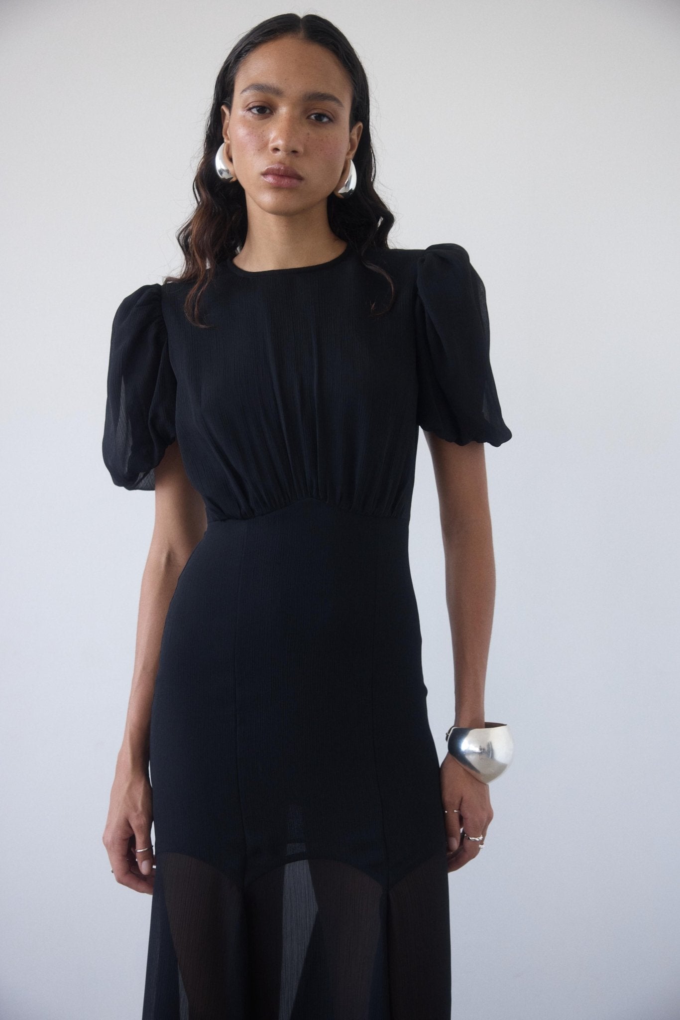 AGUA MAXI DRESS IN BLACK CRINKLE CHIFFON - De La Vali