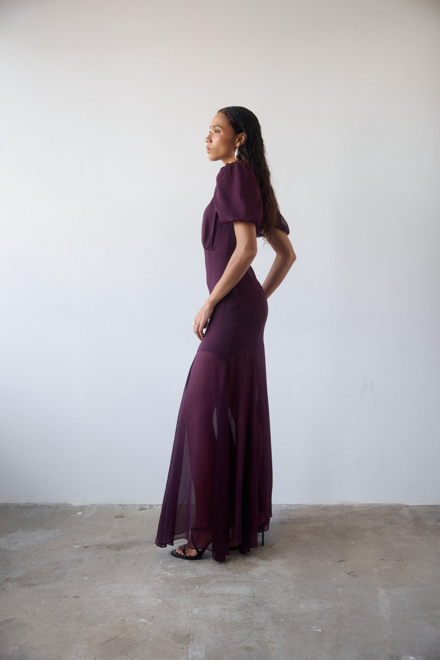 AGUA MAXI DRESS IN MAROON CRINKLE CHIFFON