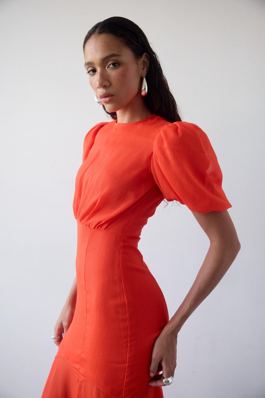 de la vali red dress AGUA MAXI DRESS IN RED CRINKLE CHIFFON DE LA VALI OFFICIAL