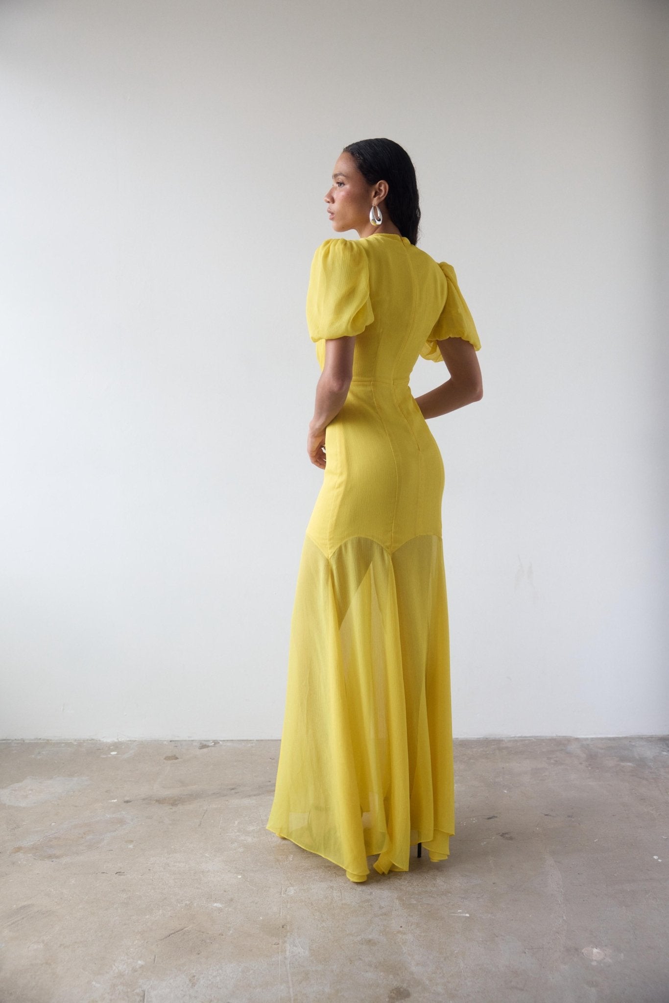 AGUA MAXI DRESS IN YELLOW CRINKLE CHIFFON - De La Vali