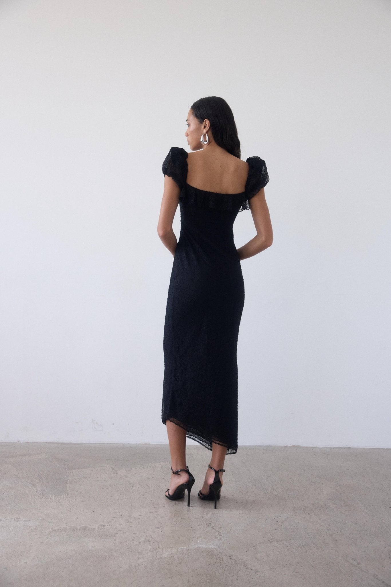 EDEN MIDI DRESS IN BLACK LACE - De La Vali
