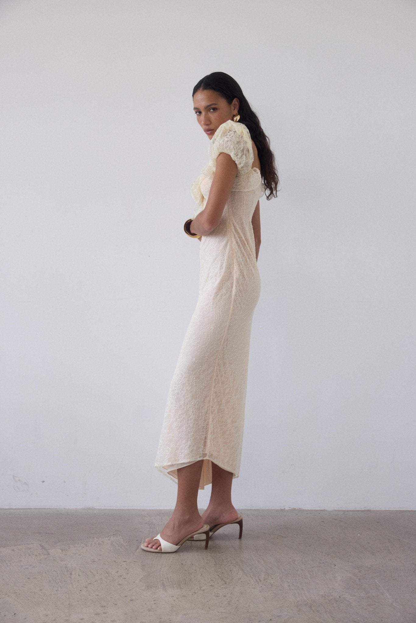 EDEN MIDI DRESS IN CREAM LACE - De La Vali