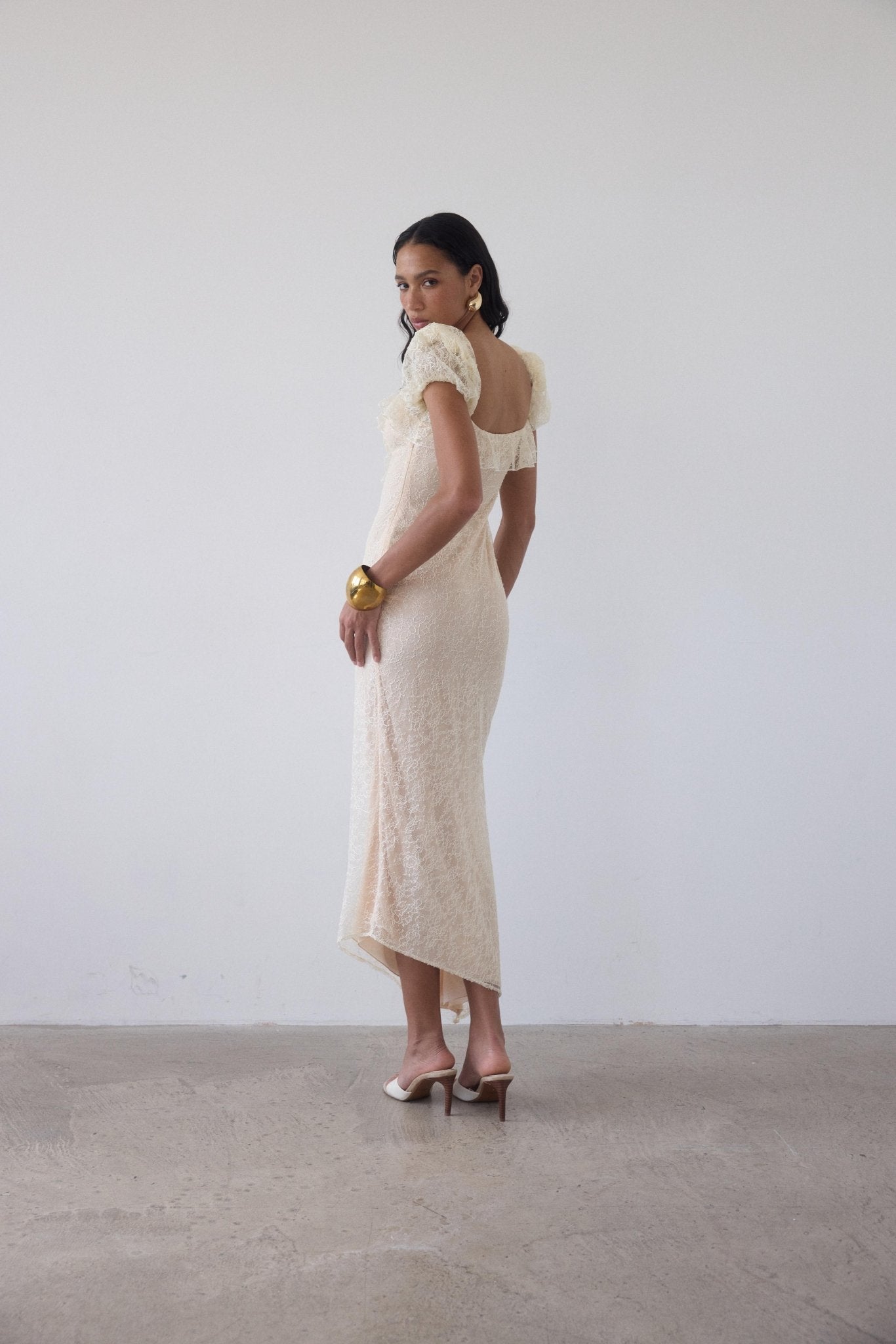 EDEN MIDI DRESS IN CREAM LACE - De La Vali