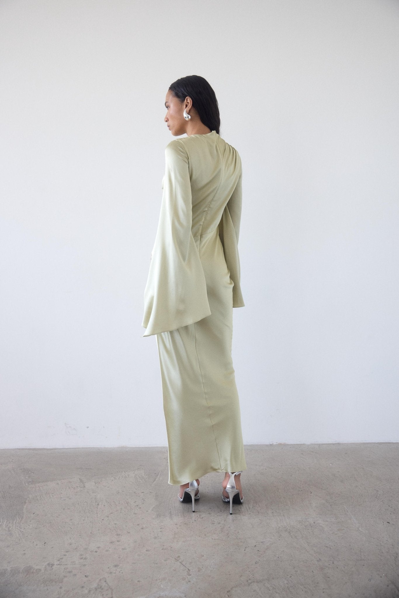 ONDAS MAXI DRESS IN SAND SILK SATIN - De La Vali