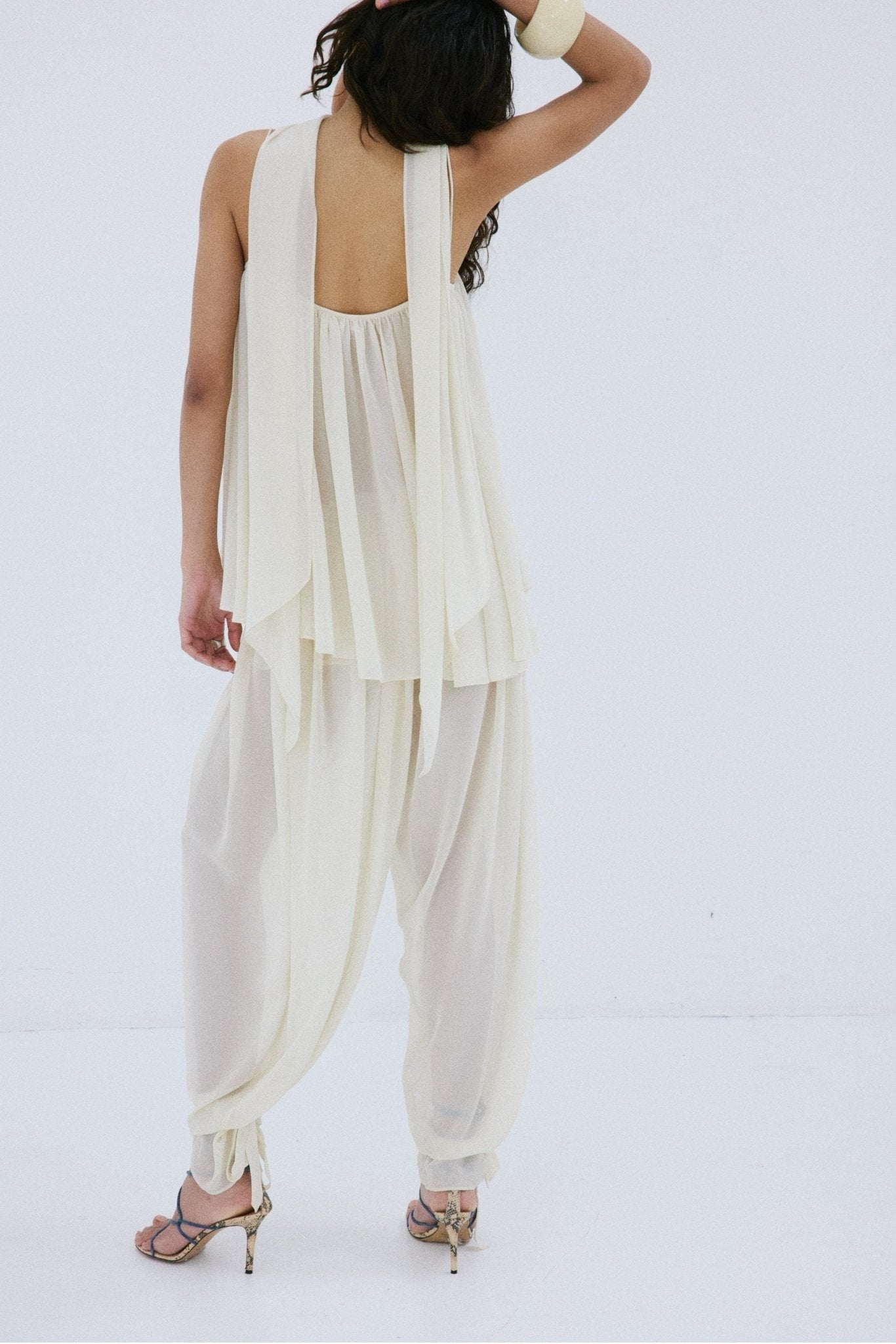 INES TROUSER IN CREAM POLY CHIFFON - De La Vali