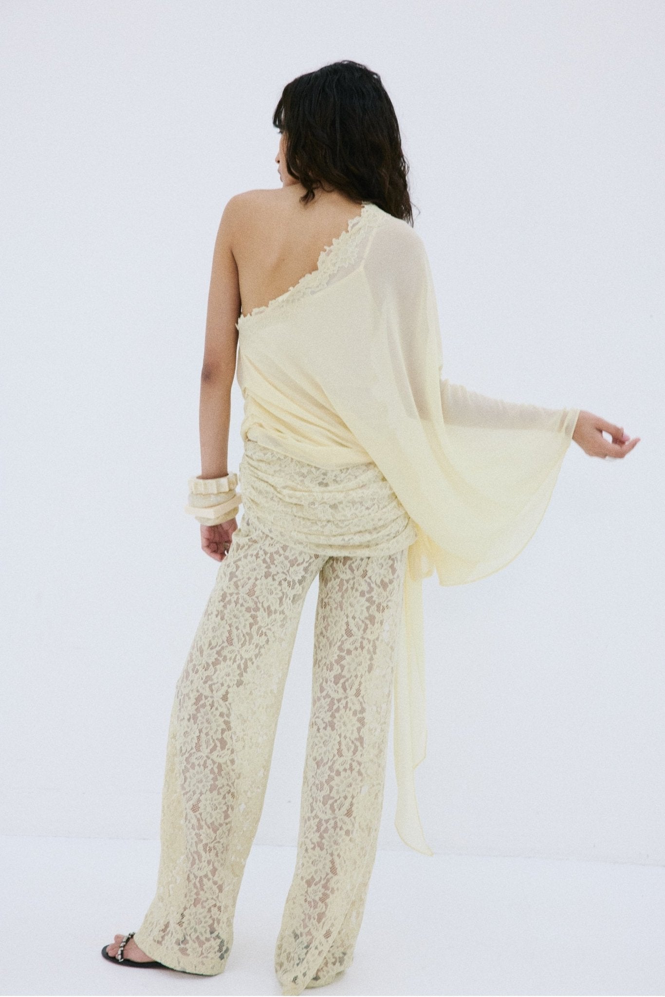 ROCIO TROUSER IN ANTIQUE YELLOW NYLON LACE - De La Vali