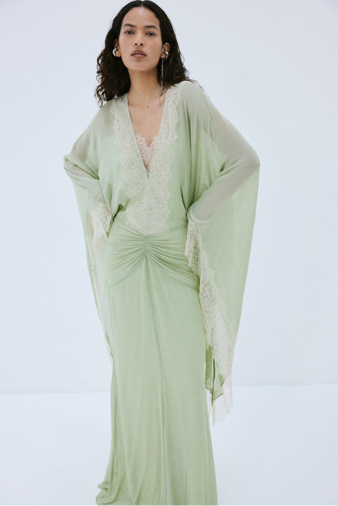 EVITA MAXI DRESS IN MINT GREEN VISCOSE GEORGETTE - De La Vali