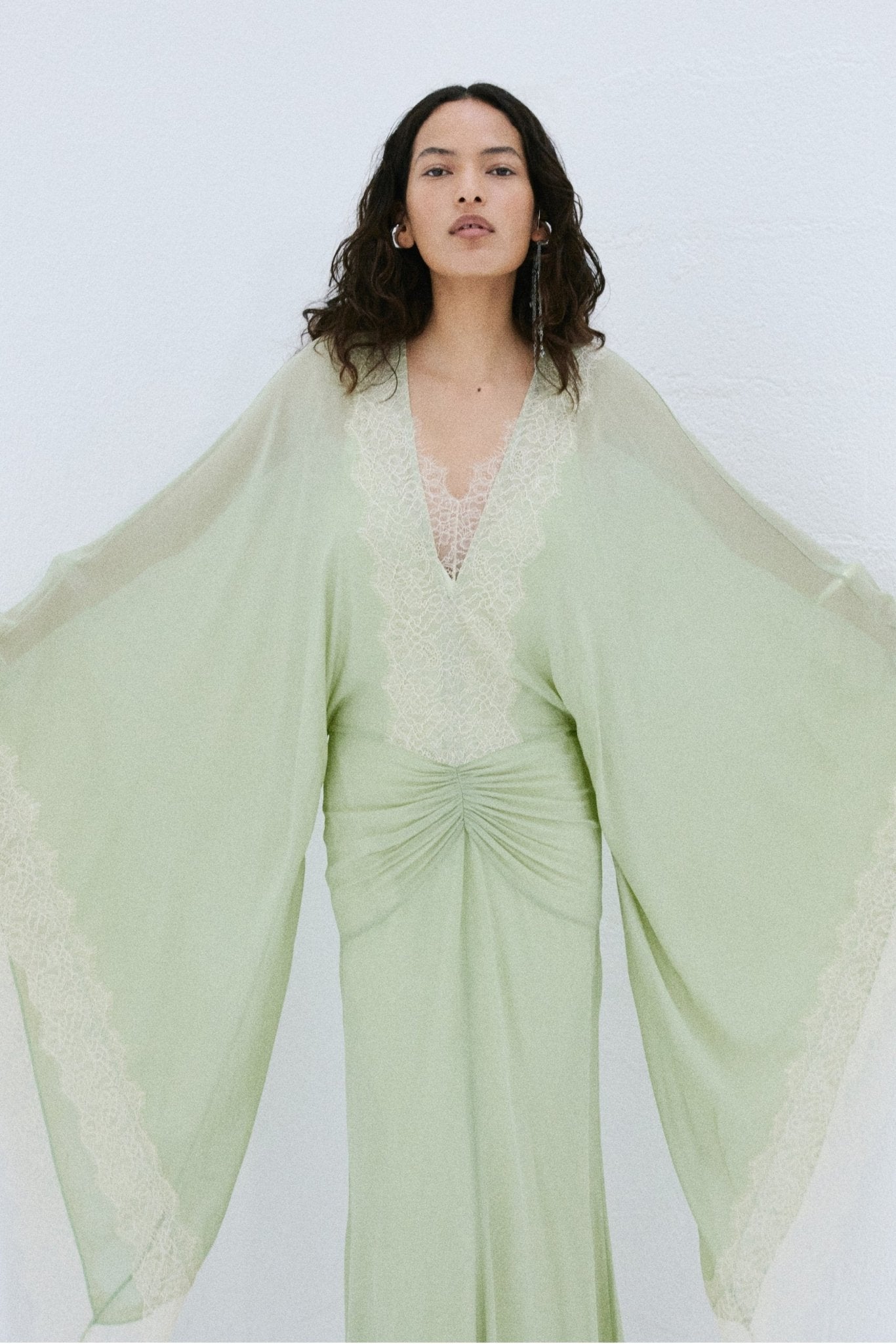 EVITA MAXI DRESS IN MINT GREEN VISCOSE GEORGETTE - De La Vali