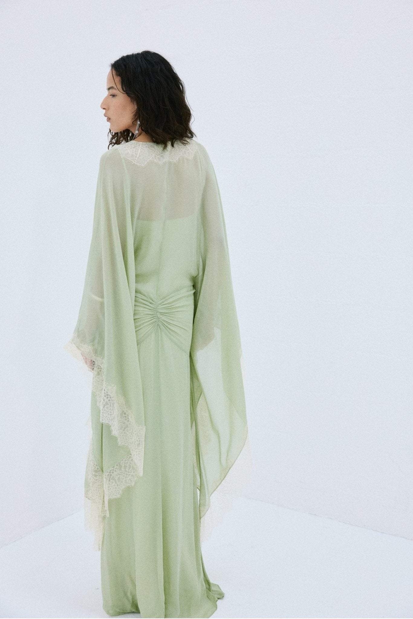 EVITA MAXI DRESS IN MINT GREEN VISCOSE GEORGETTE - De La Vali