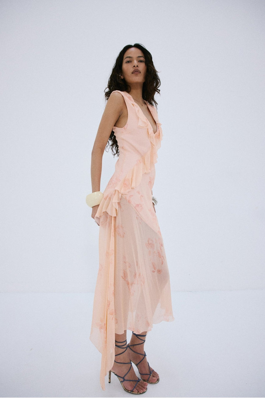 de la vali pink dress de La Vali Flared-sleeve Floor-length Dress