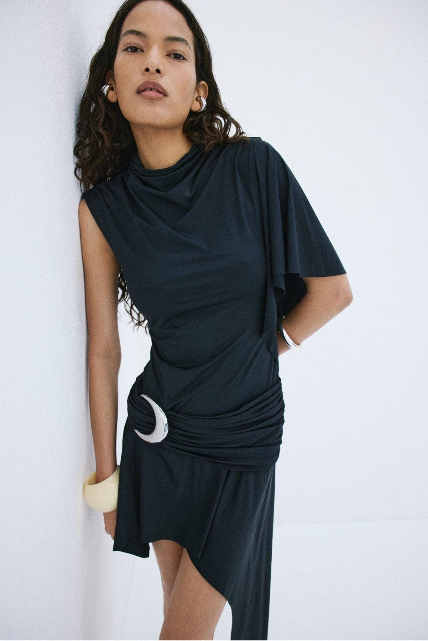 TITAN MINI DRESS IN BLACK SPANDEX JERSEY - De La Vali