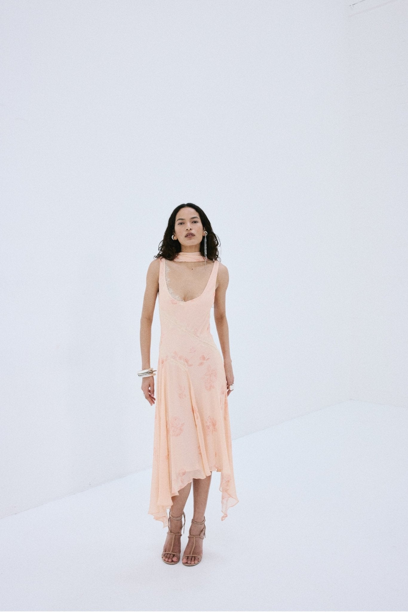 AURORA MIDI DRESS IN ROSA PALO PINK VISCOSE GEORGETTE - De La Vali