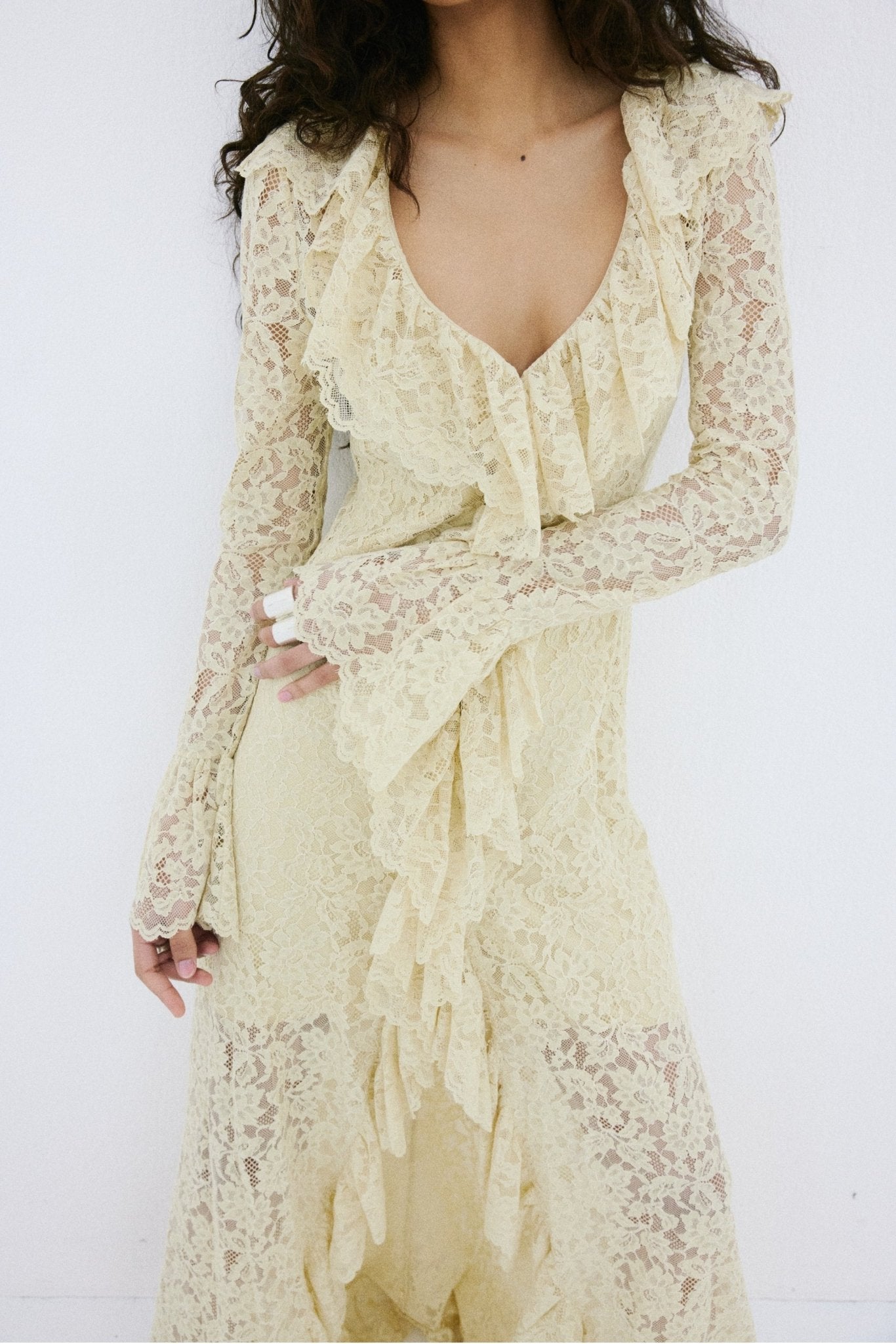 CLEMENTINA MAXI DRESS IN ANTIQUE YELLOW NYLON LACE - De La Vali