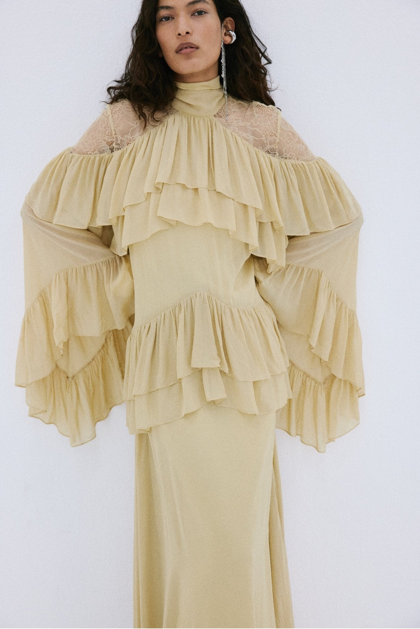 ETEREO MAXI DRESS IN ANTIQUE YELLOW VISCOSE GEORGETTE AND LACE - De La Vali