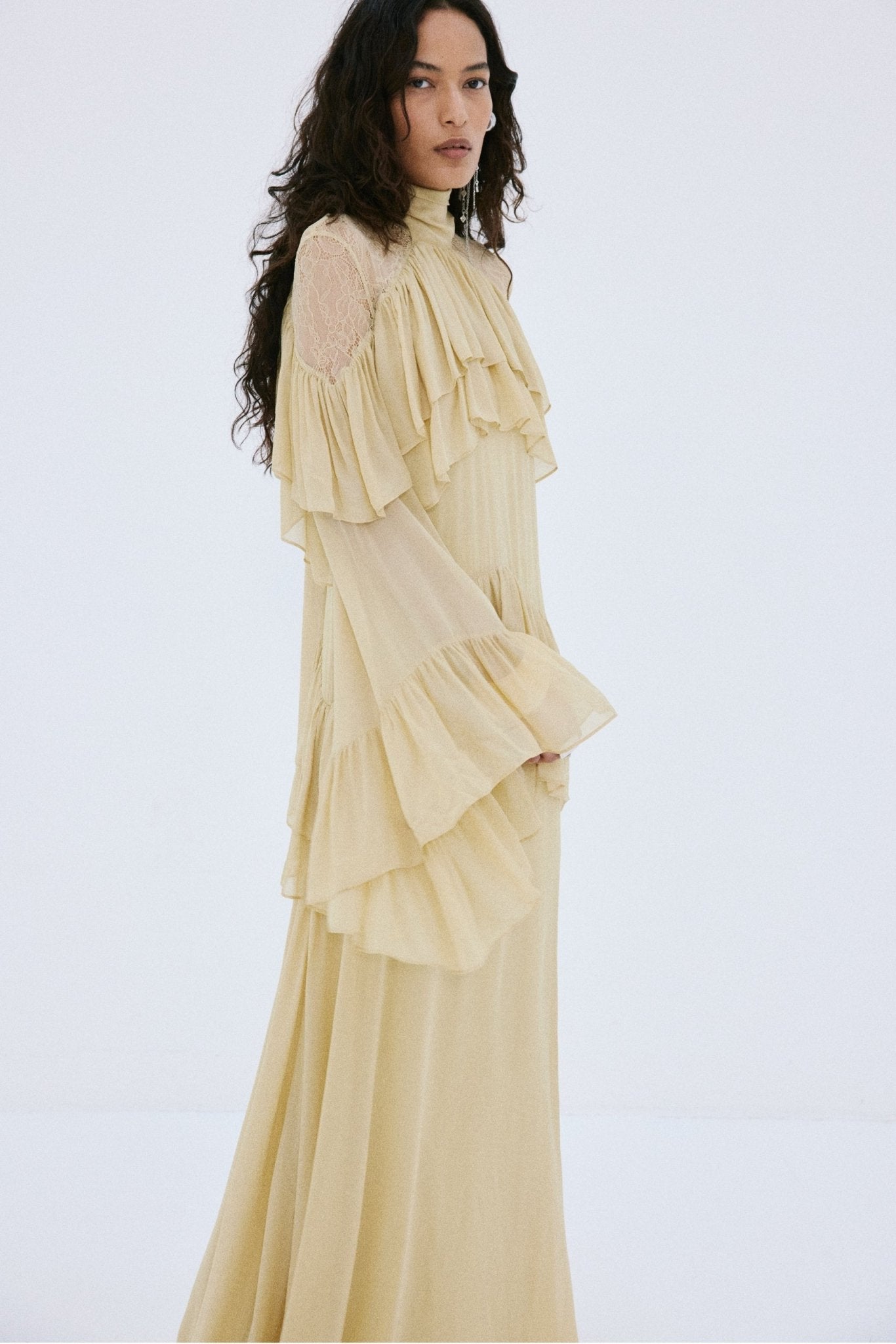 ETEREO MAXI DRESS IN ANTIQUE YELLOW VISCOSE GEORGETTE AND LACE - De La Vali