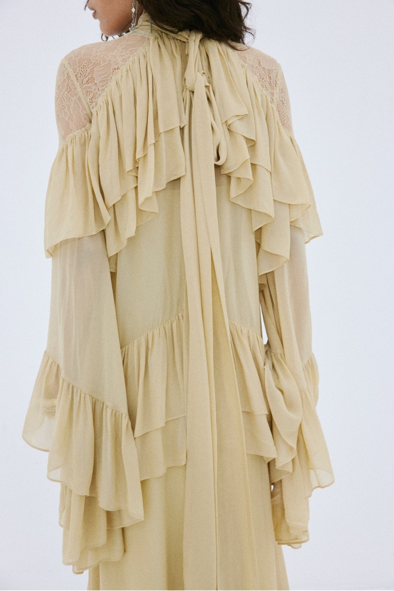 ETEREO MAXI DRESS IN ANTIQUE YELLOW VISCOSE GEORGETTE AND LACE - De La Vali