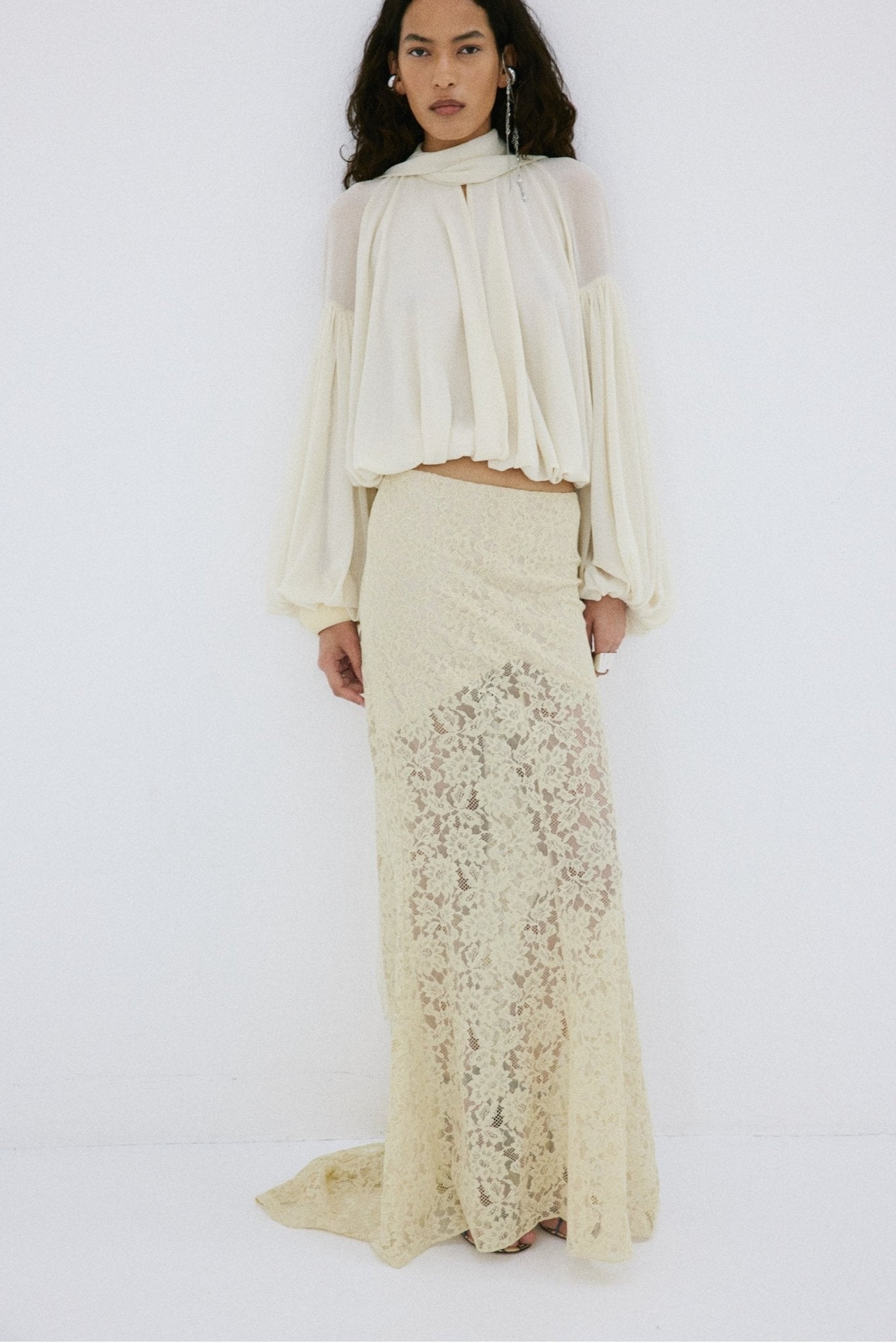 PASION SKIRT IN ANTIQUE YELLOW NYLON LACE - De La Vali