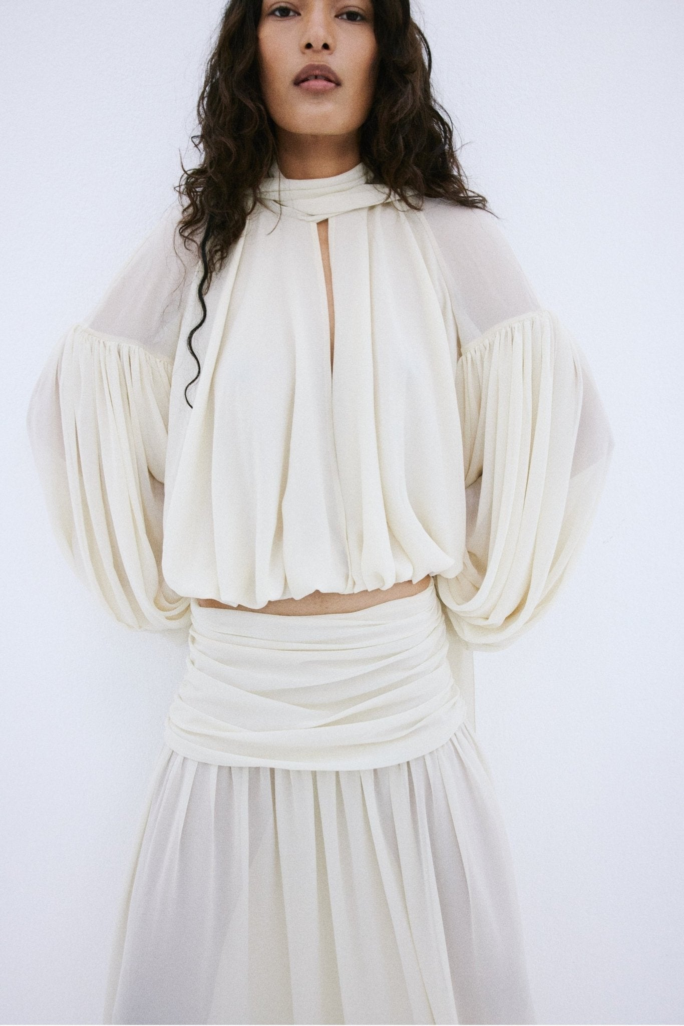 AGAPITO SKIRT IN CREAM POLY CHIFFON - De La Vali