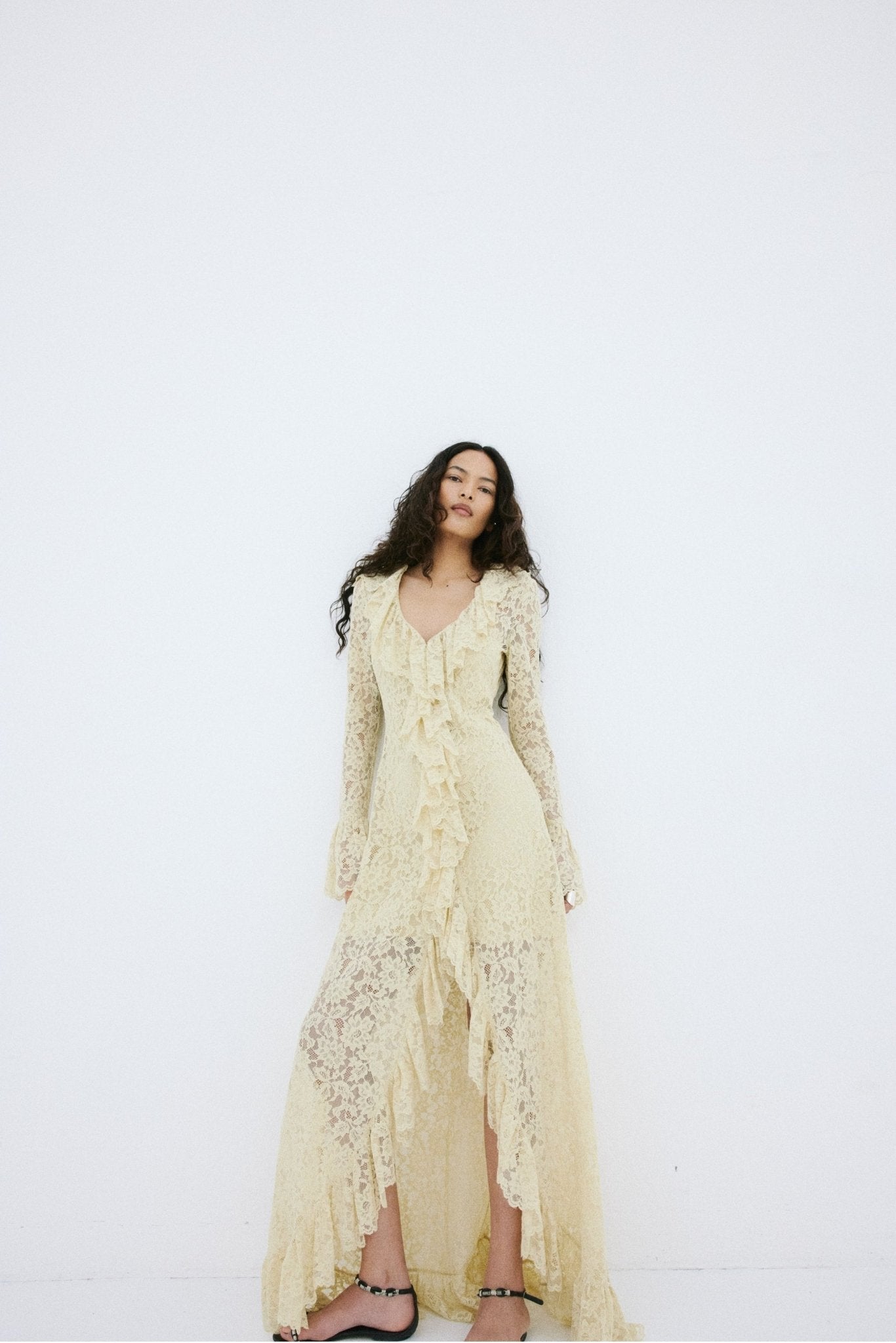CLEMENTINA MAXI DRESS IN ANTIQUE YELLOW NYLON LACE - De La Vali