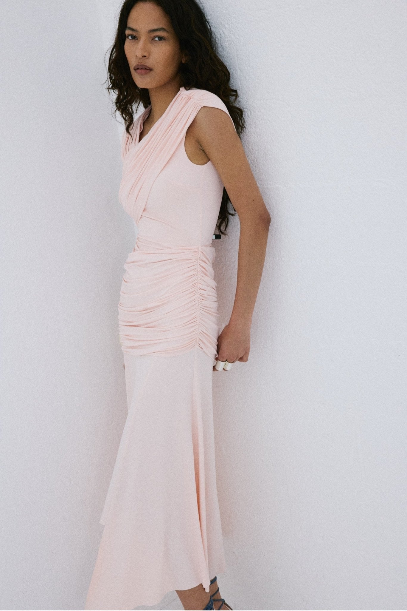 HELA MIDI DRESS IN BABY PINK SPANDEX JERSEY - De La Vali