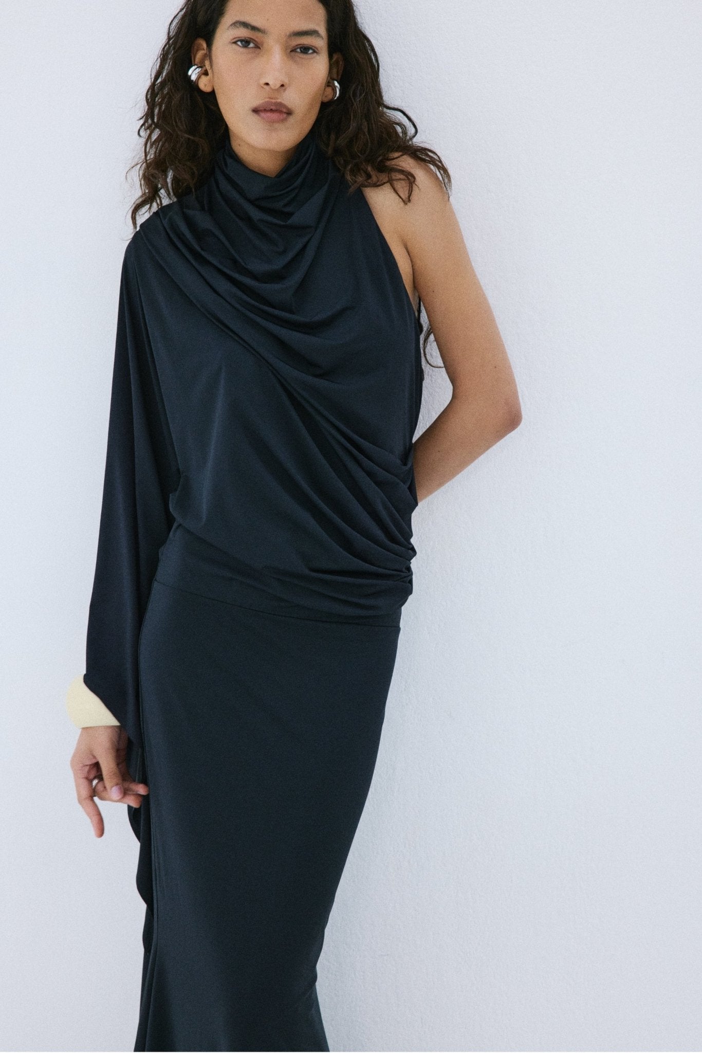 MIREYA MAXI DRESS IN BLACK SPANDEX JERSEY - De La Vali