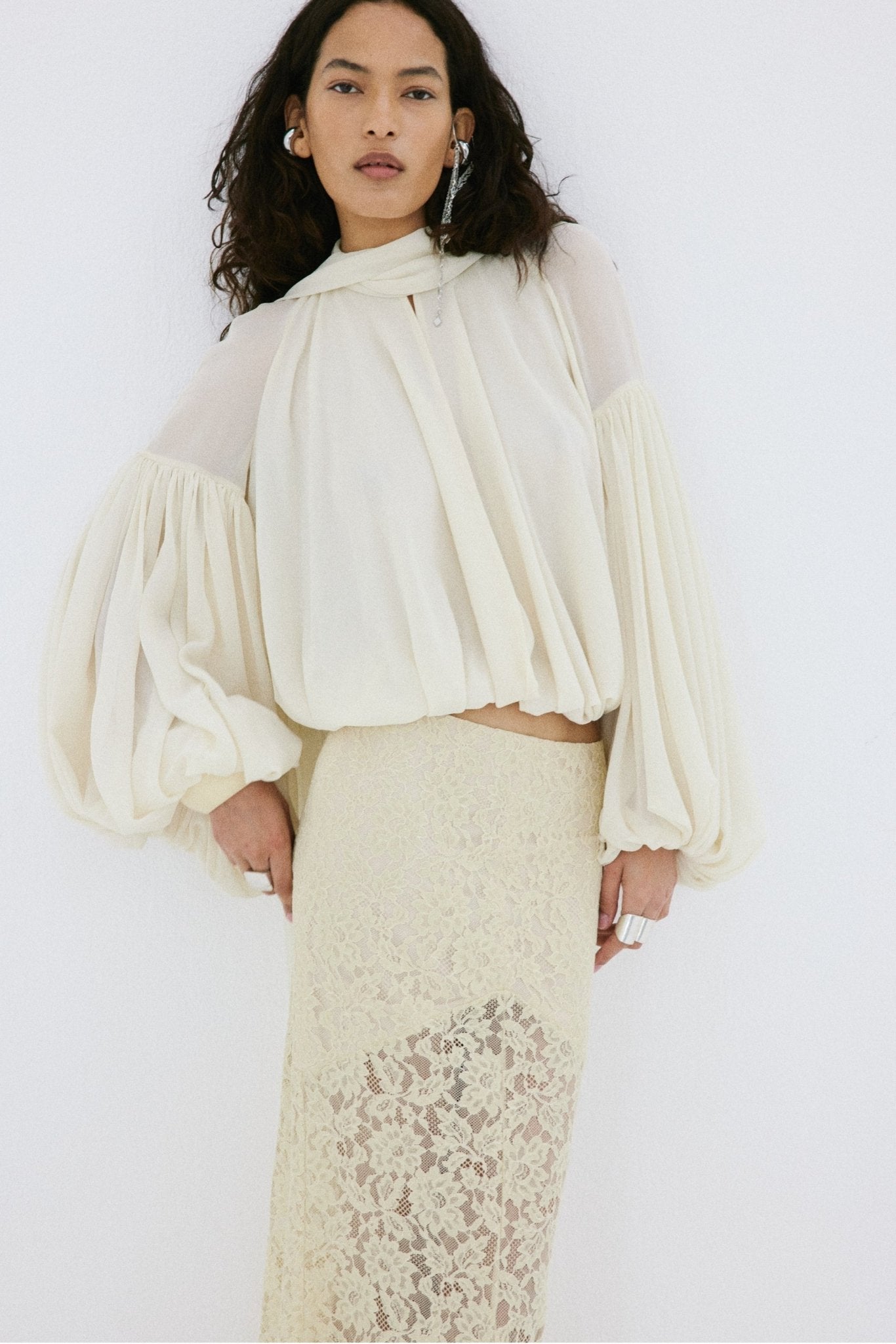 PASION SKIRT IN ANTIQUE YELLOW NYLON LACE - De La Vali