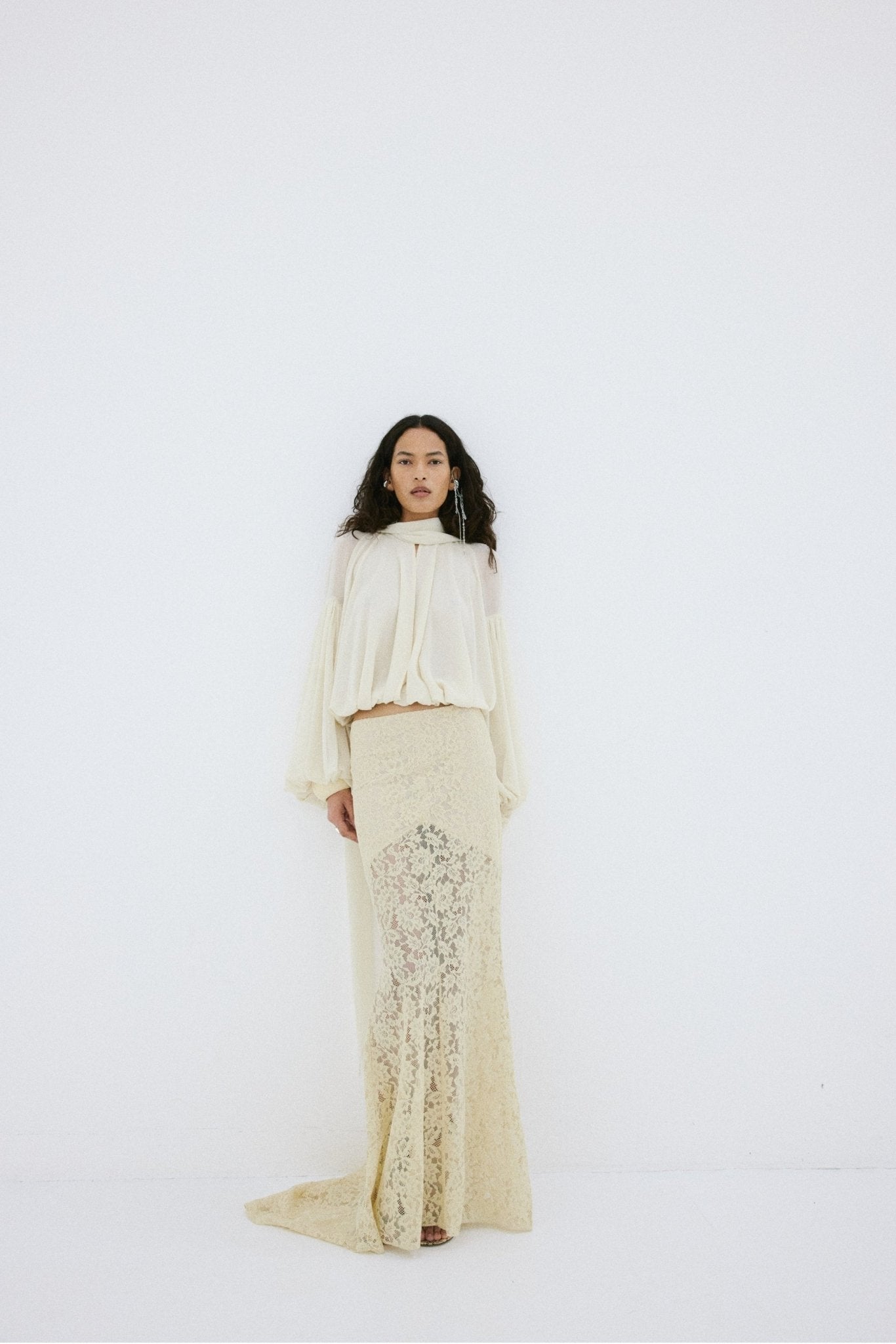 PASION SKIRT IN ANTIQUE YELLOW NYLON LACE - De La Vali
