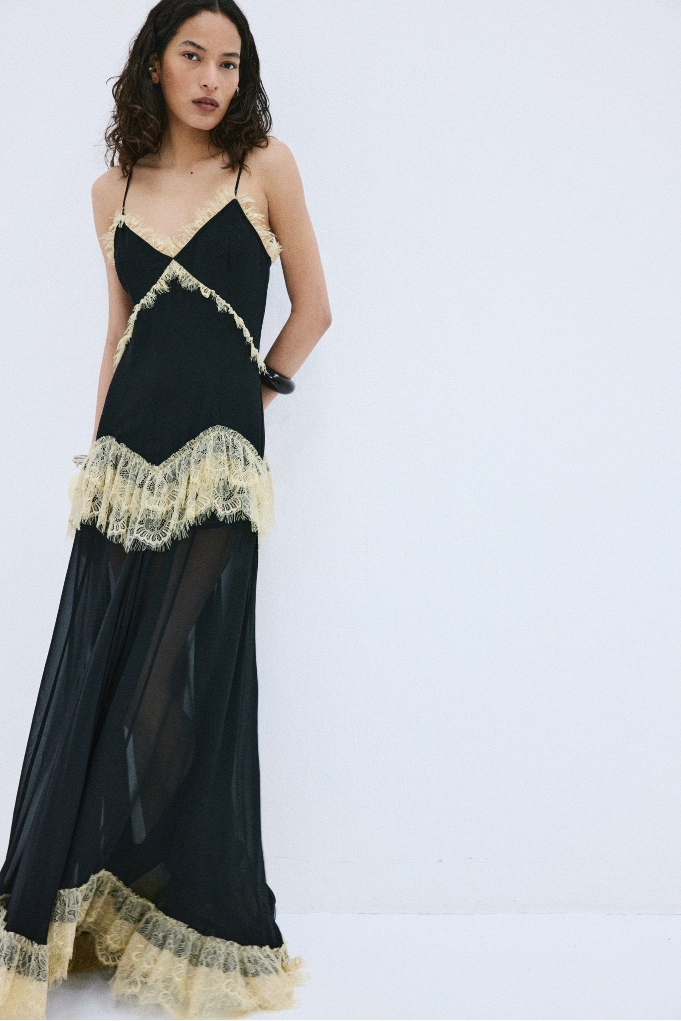 ESTELA MAXI DRESS IN BLACK VISCOSE GEORGETTE - De La Vali