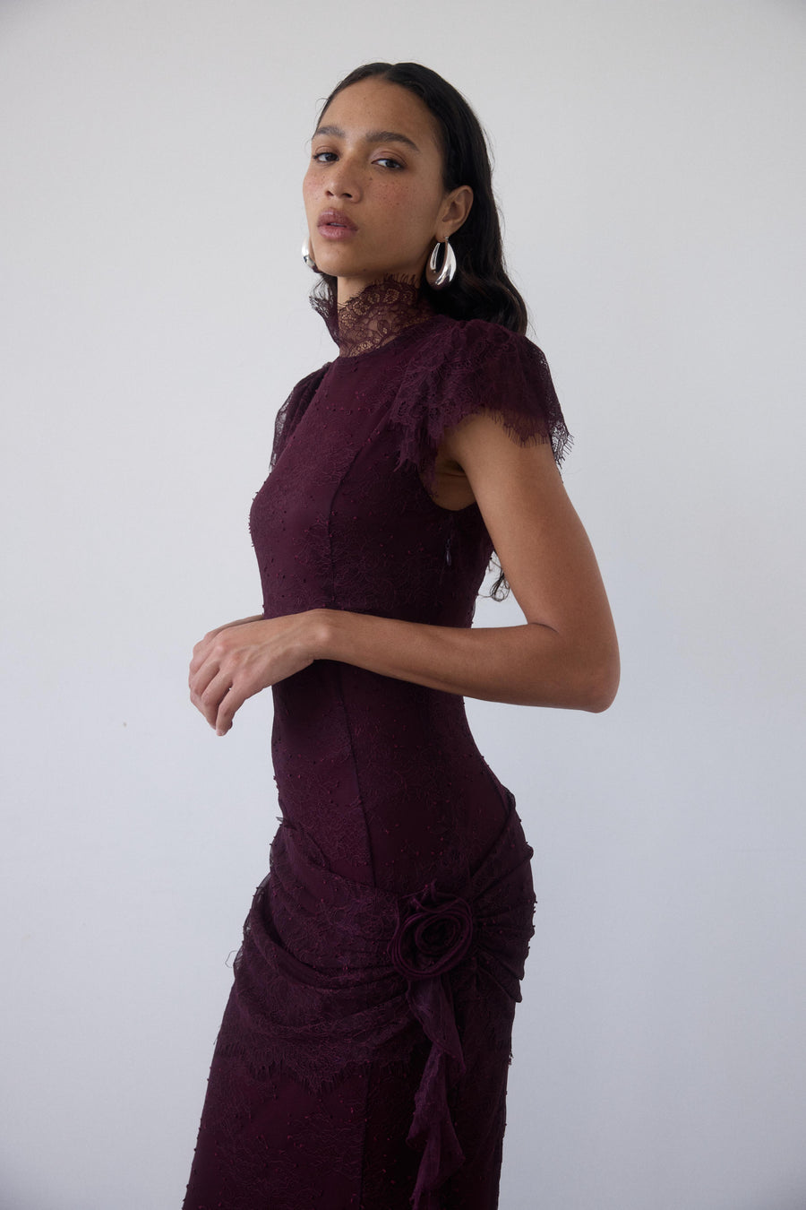 SILENTIUM MAXI DRESS IN MAROON LACE