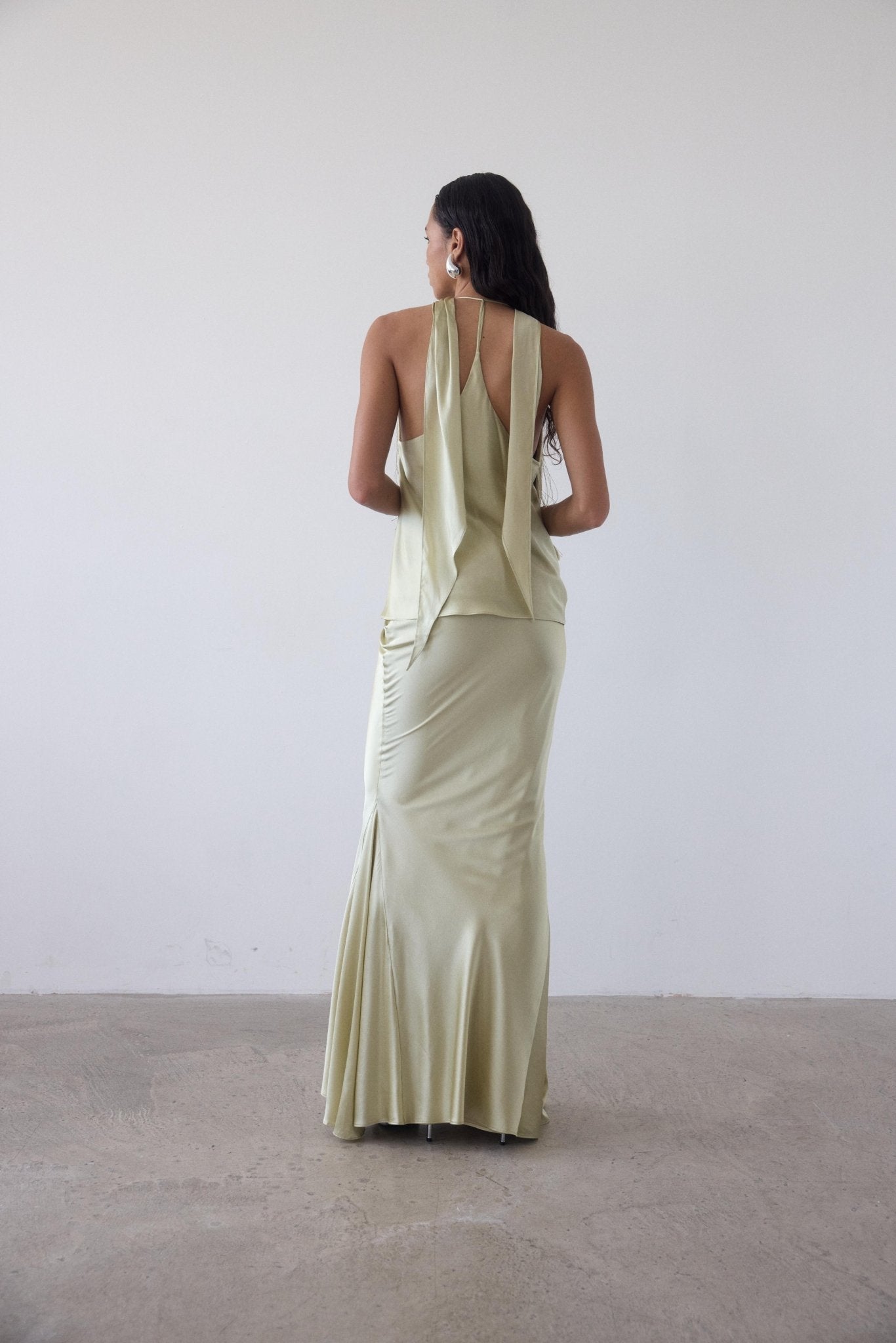 SIROCCO TOP IN SAND SILK SATIN - De La Vali