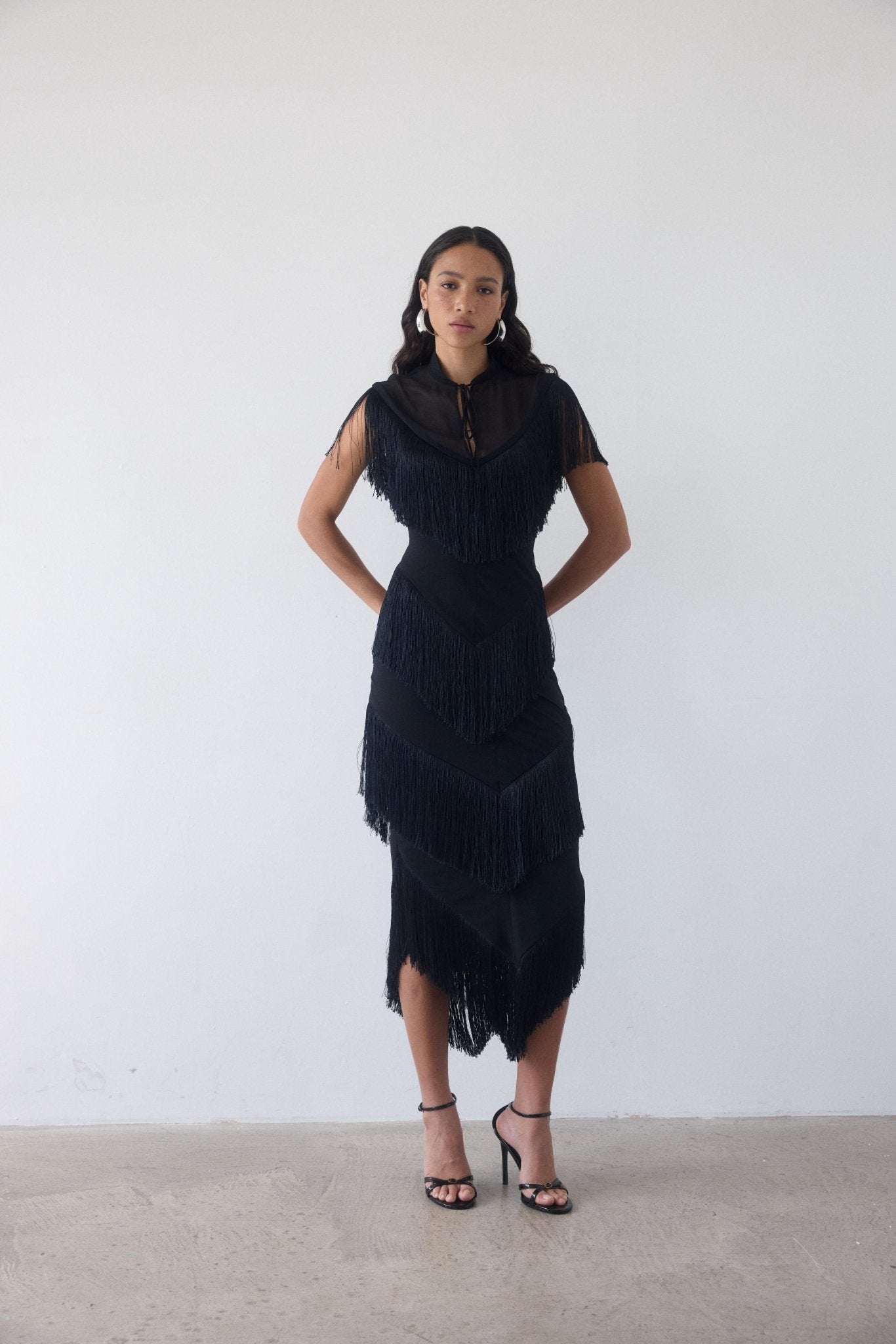 TELLUS MIDI DRESS IN BLACK CHIFFON - De La Vali