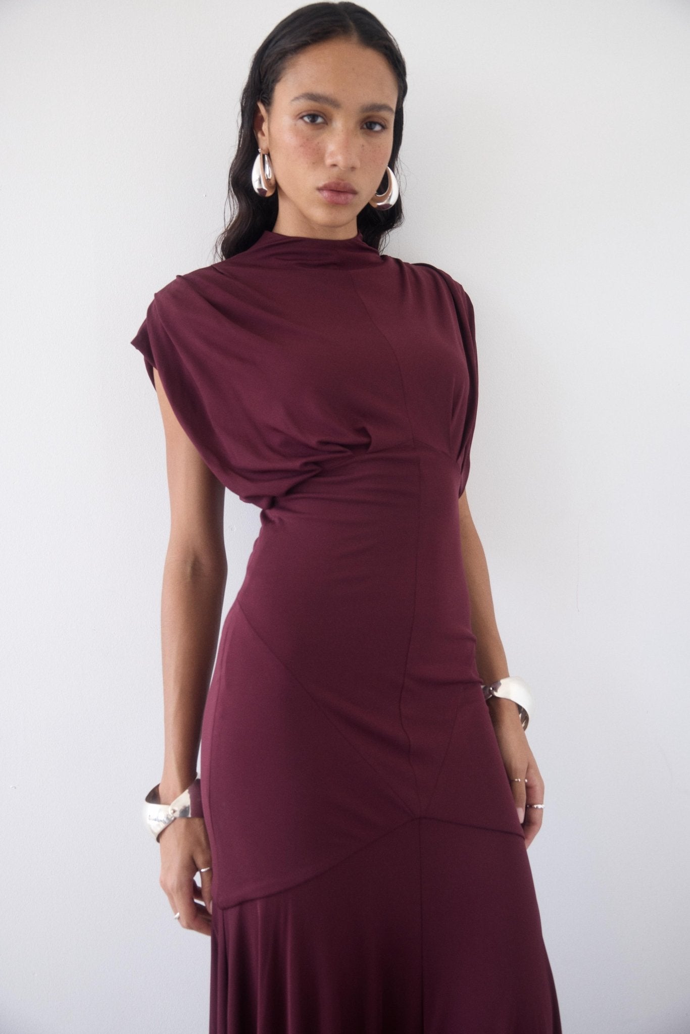 VASUDHA MIDI DRESS IN EARTH JERSEY - De La Vali