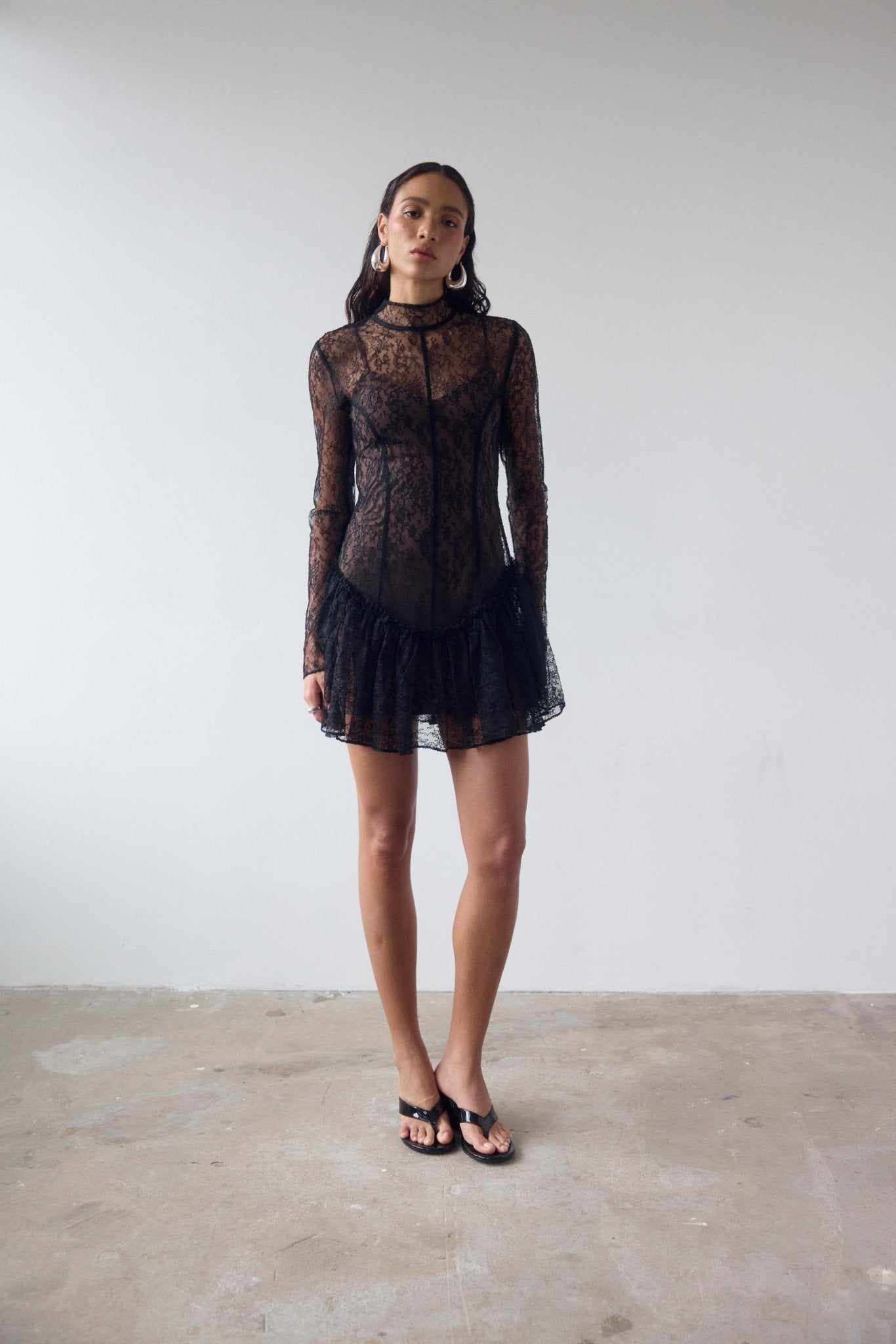 BRISA MINI DRESS IN BLACK LACE - De La Vali