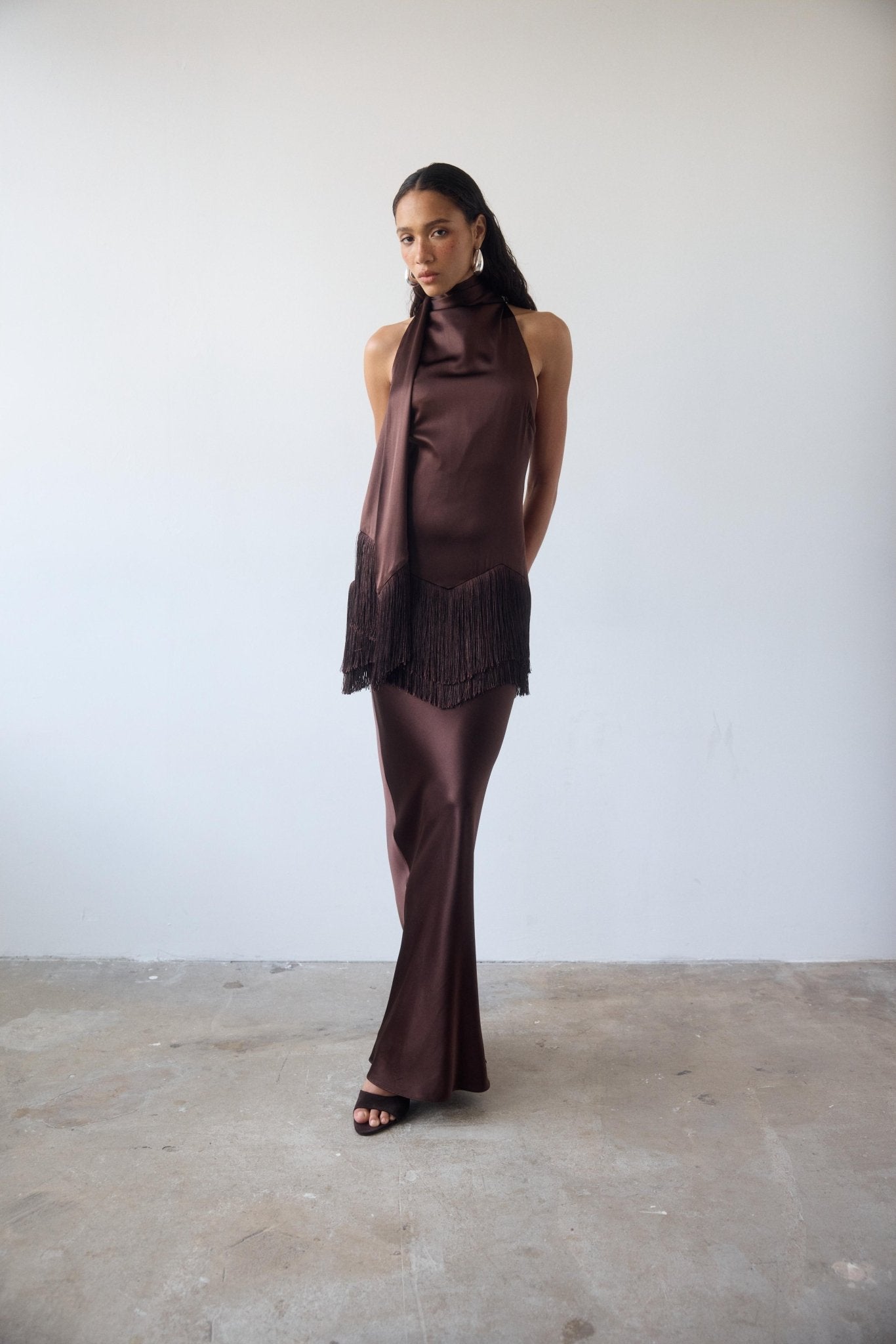 KHAMSIN MAXI DRESS IN CEDAR SILK SATIN - De La Vali