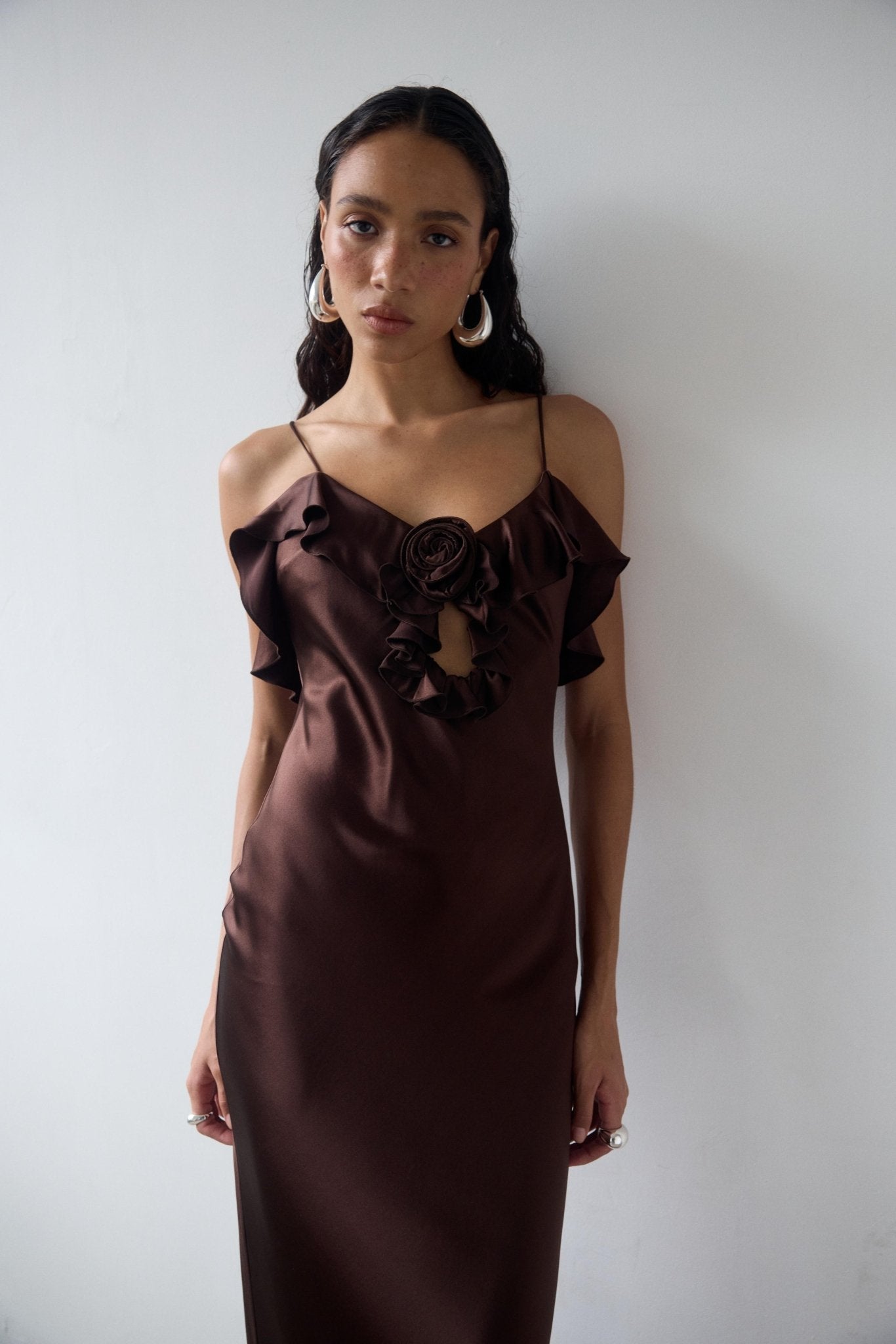 ESPERANAZA MAXI DRESS IN CEDAR SILK SATIN - De La Vali