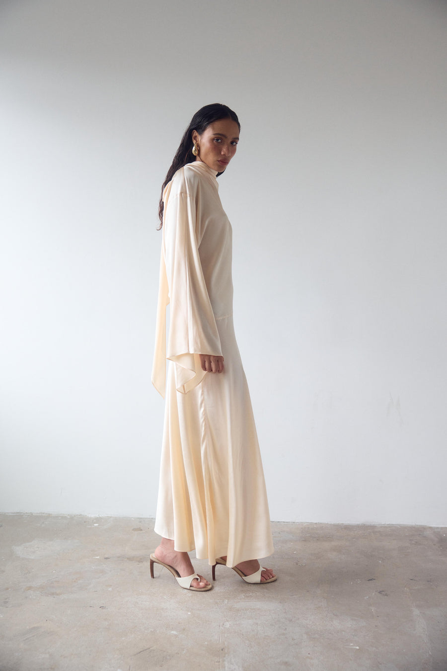 BAYAMO LONG DRESS IN CREAM SILK SATIN