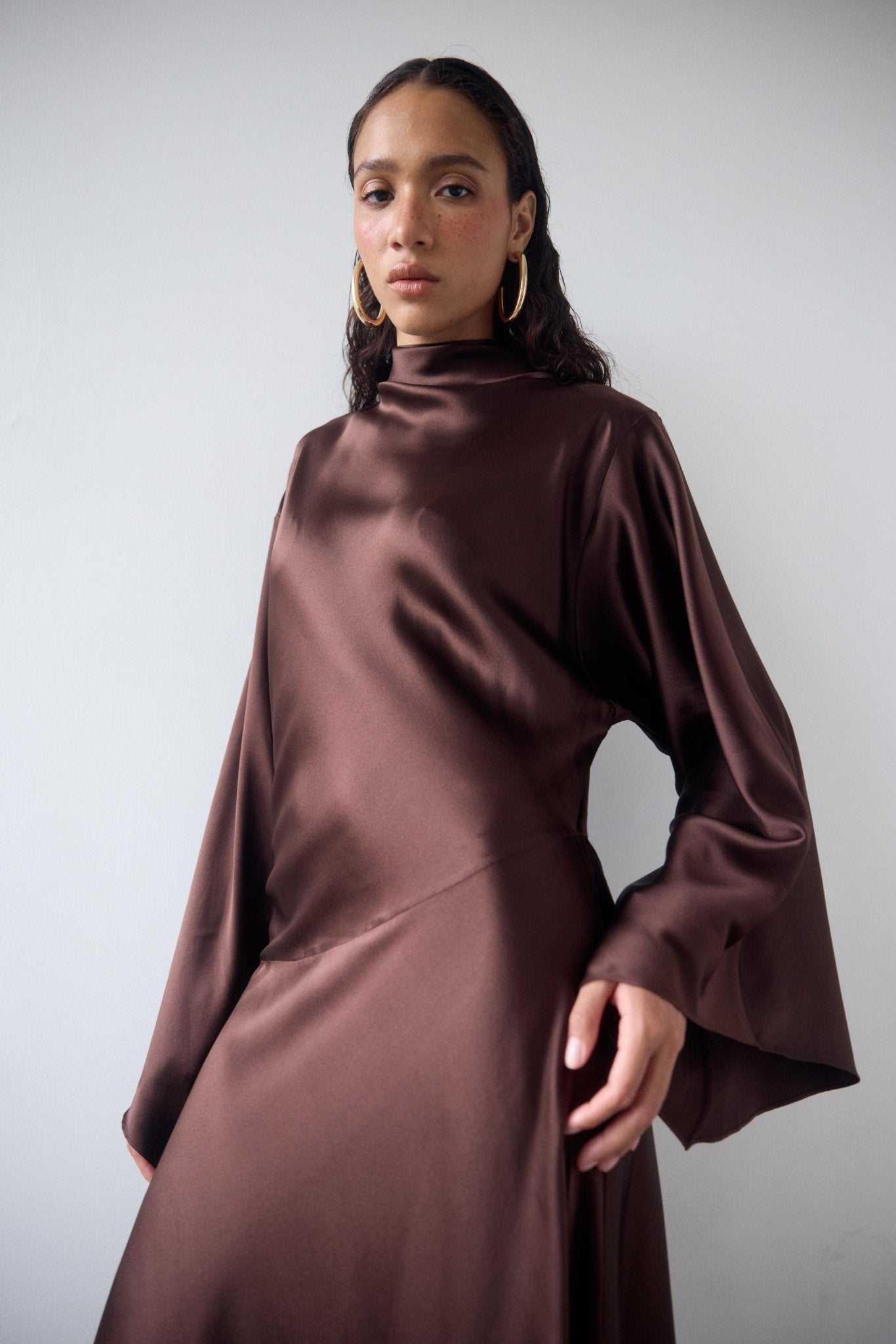 BAYAMO LONG DRESS IN CEDAR SILK SATIN - De La Vali