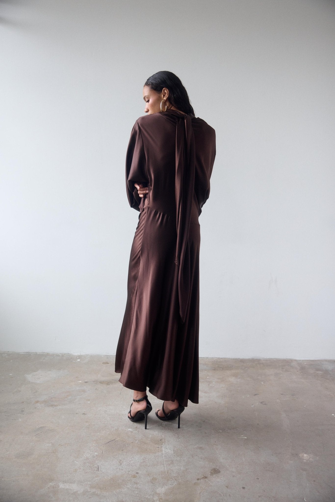 BAYAMO LONG DRESS IN CEDAR SILK SATIN - De La Vali