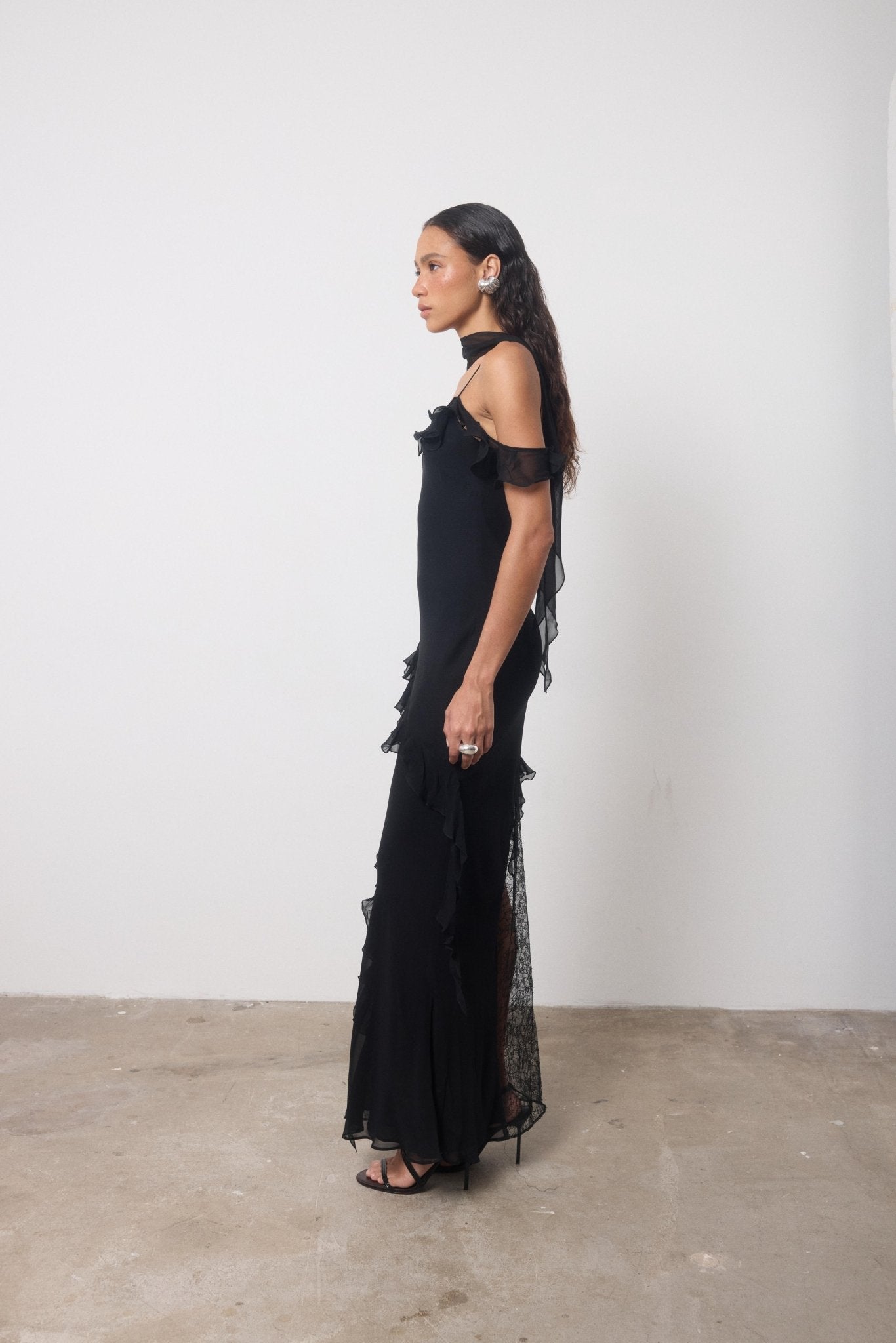 LESTE MAXI DRESS IN BLACK GEORGETTE - De La Vali