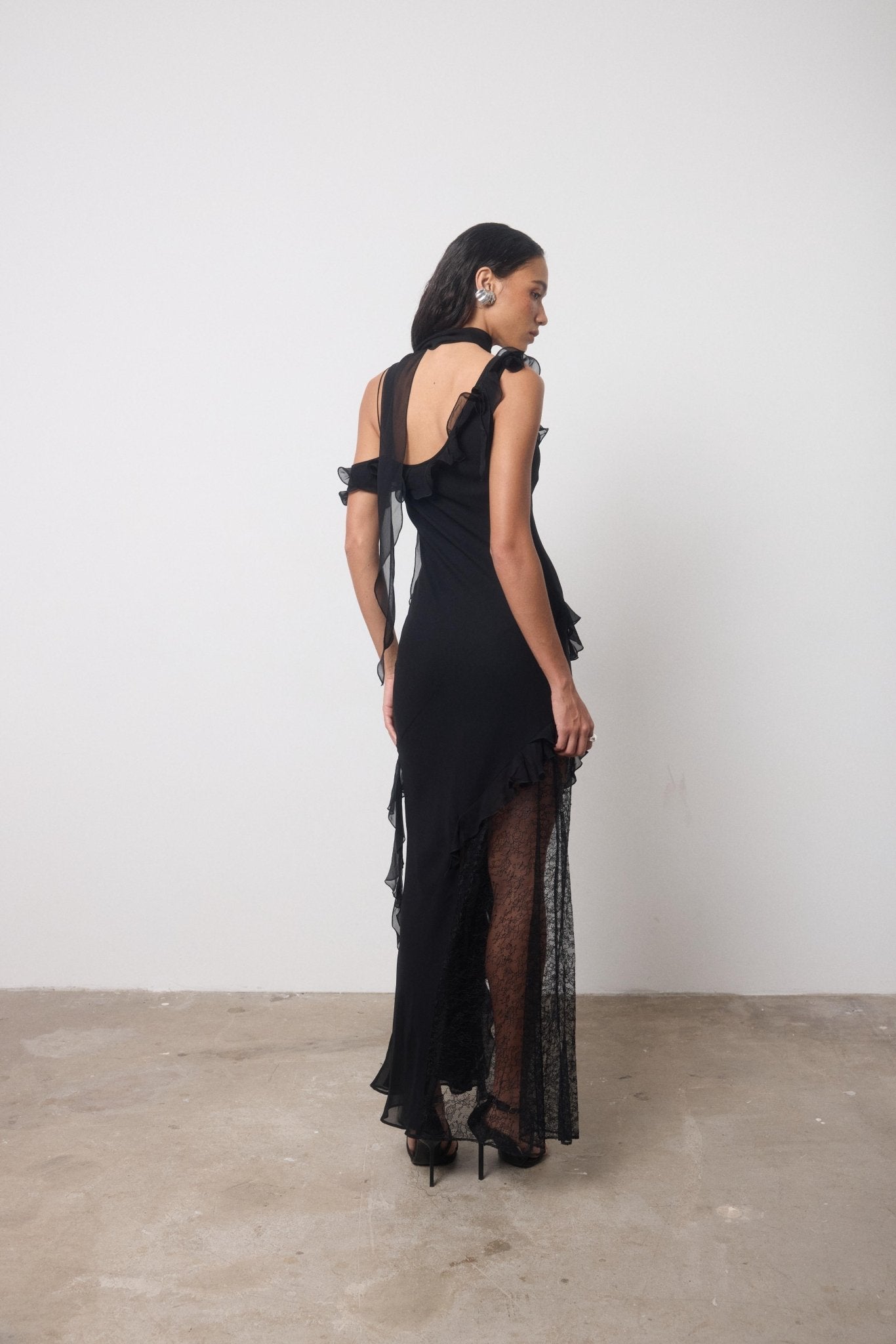 LESTE MAXI DRESS IN BLACK GEORGETTE - De La Vali