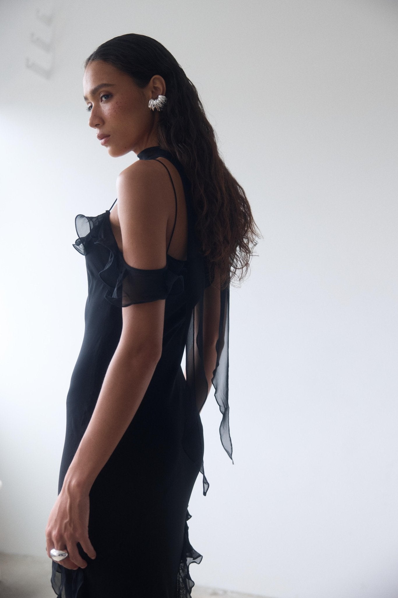 LESTE MAXI DRESS IN BLACK GEORGETTE - De La Vali