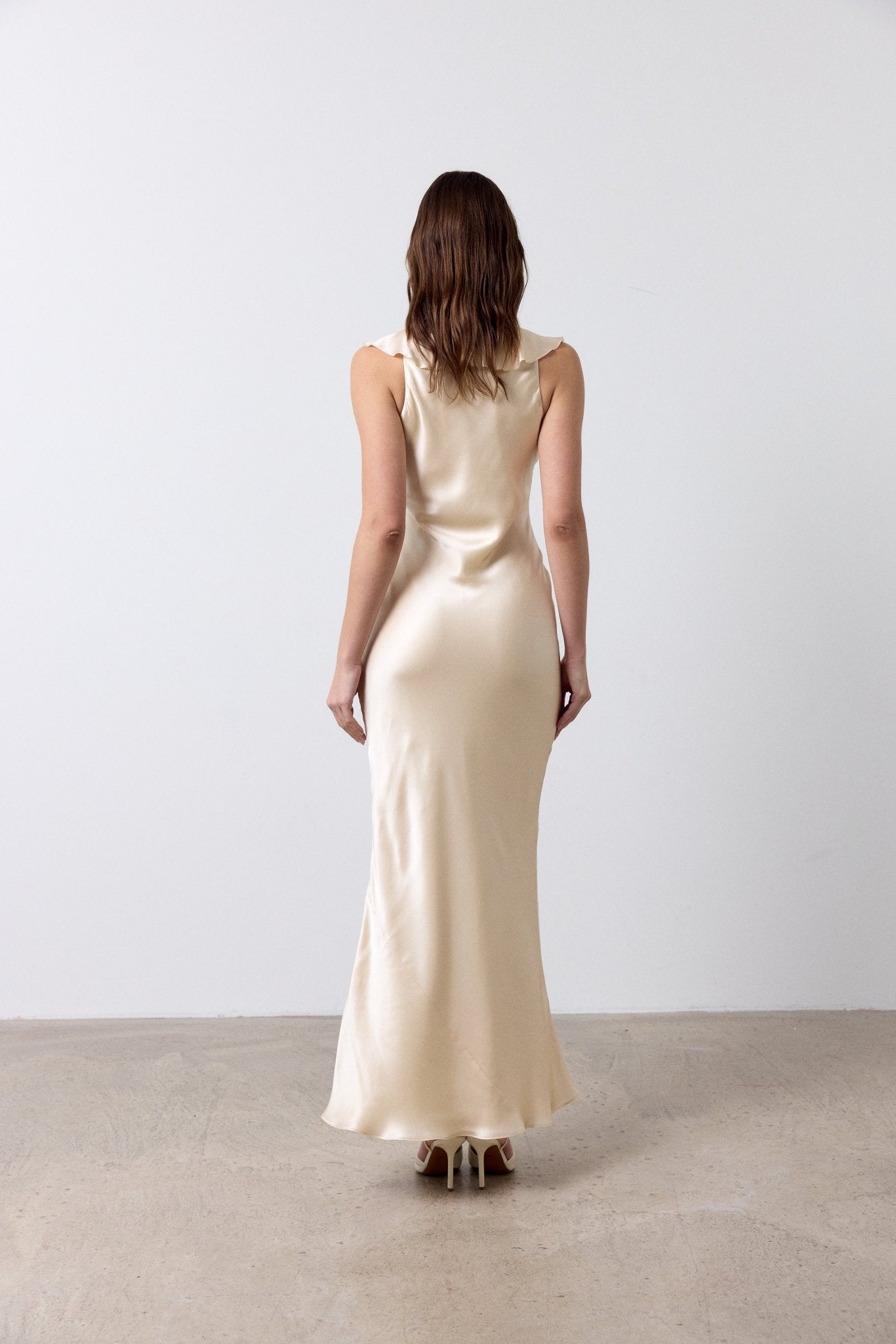 NEMA LONG DRESS IN CREAM SILK SATIN - De La Vali