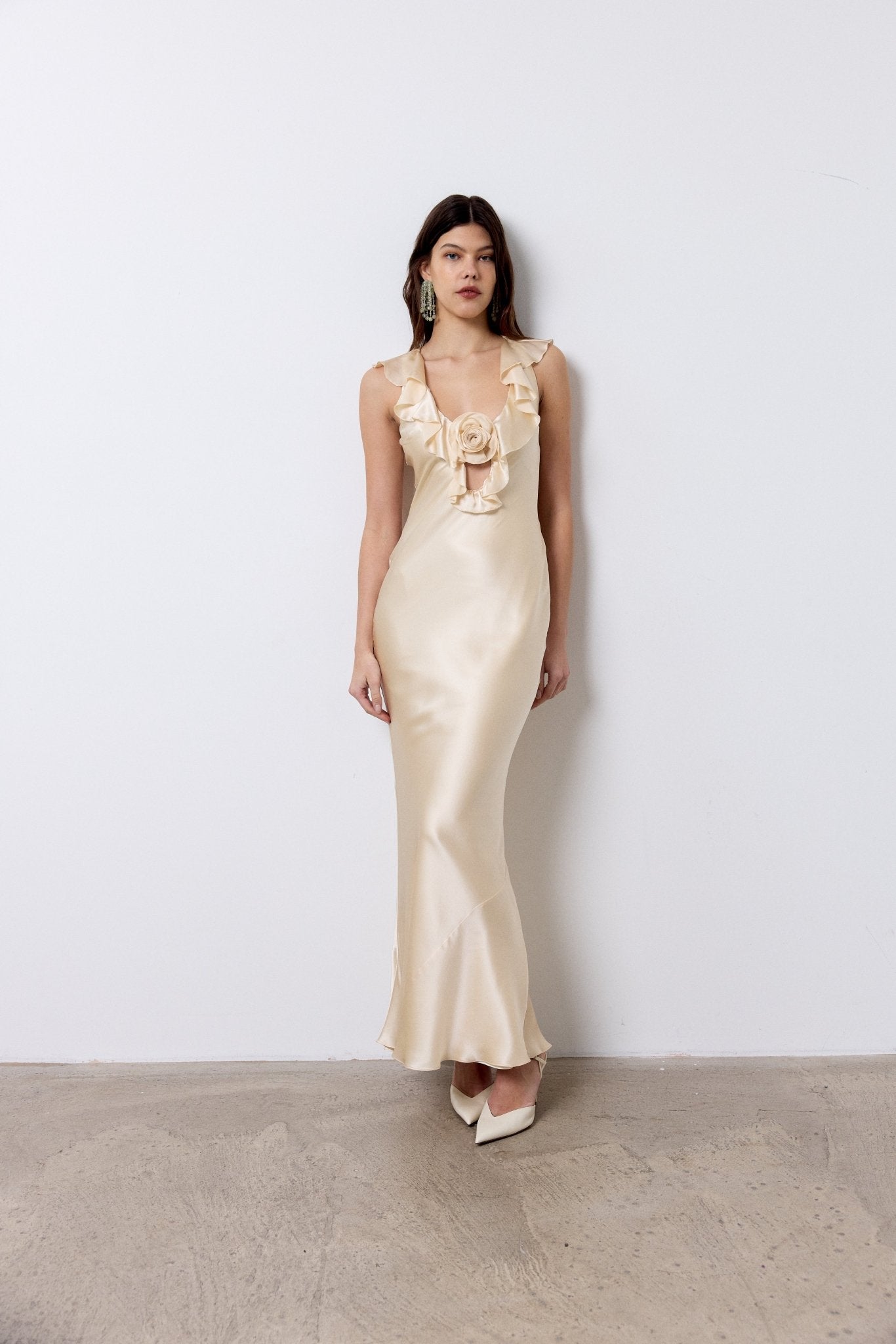 NEMA LONG DRESS IN CREAM SILK SATIN - De La Vali