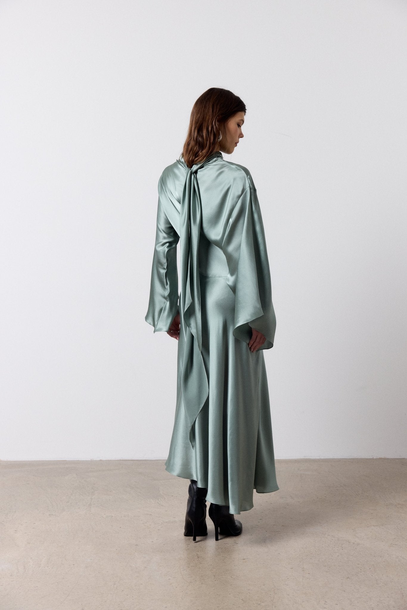 BAYAMO LONG DRESS IN SEA SILK SATIN - De La Vali
